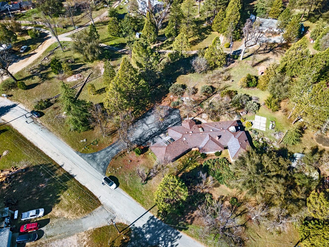 45281 N Oakview Drive