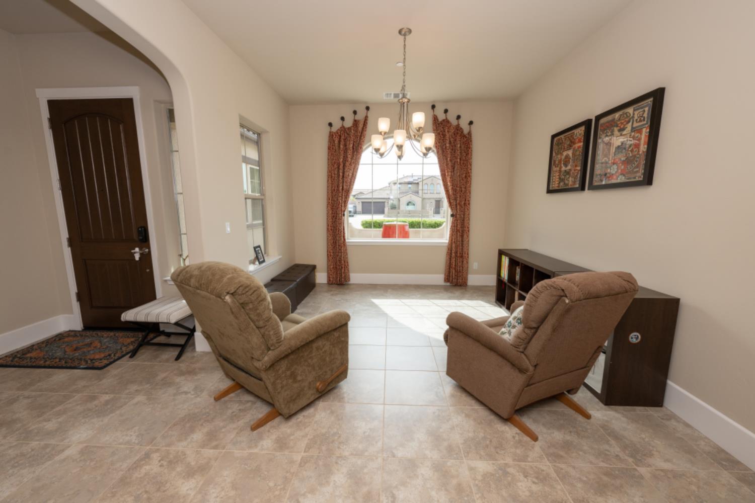 3205 Lexington Avenue