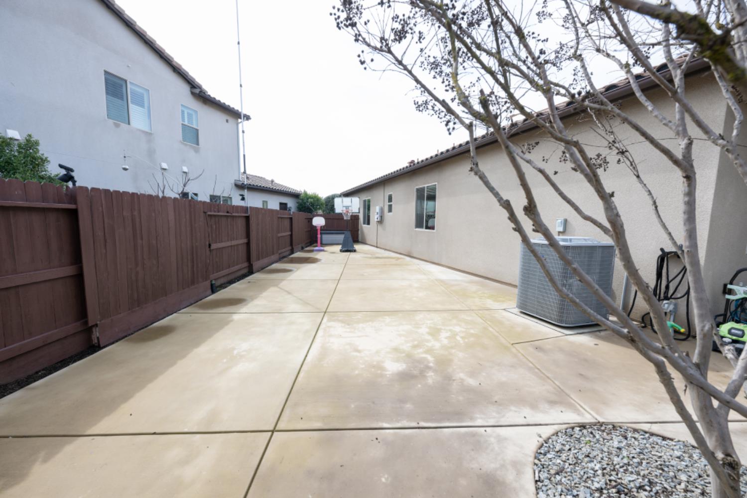 3205 Lexington Avenue