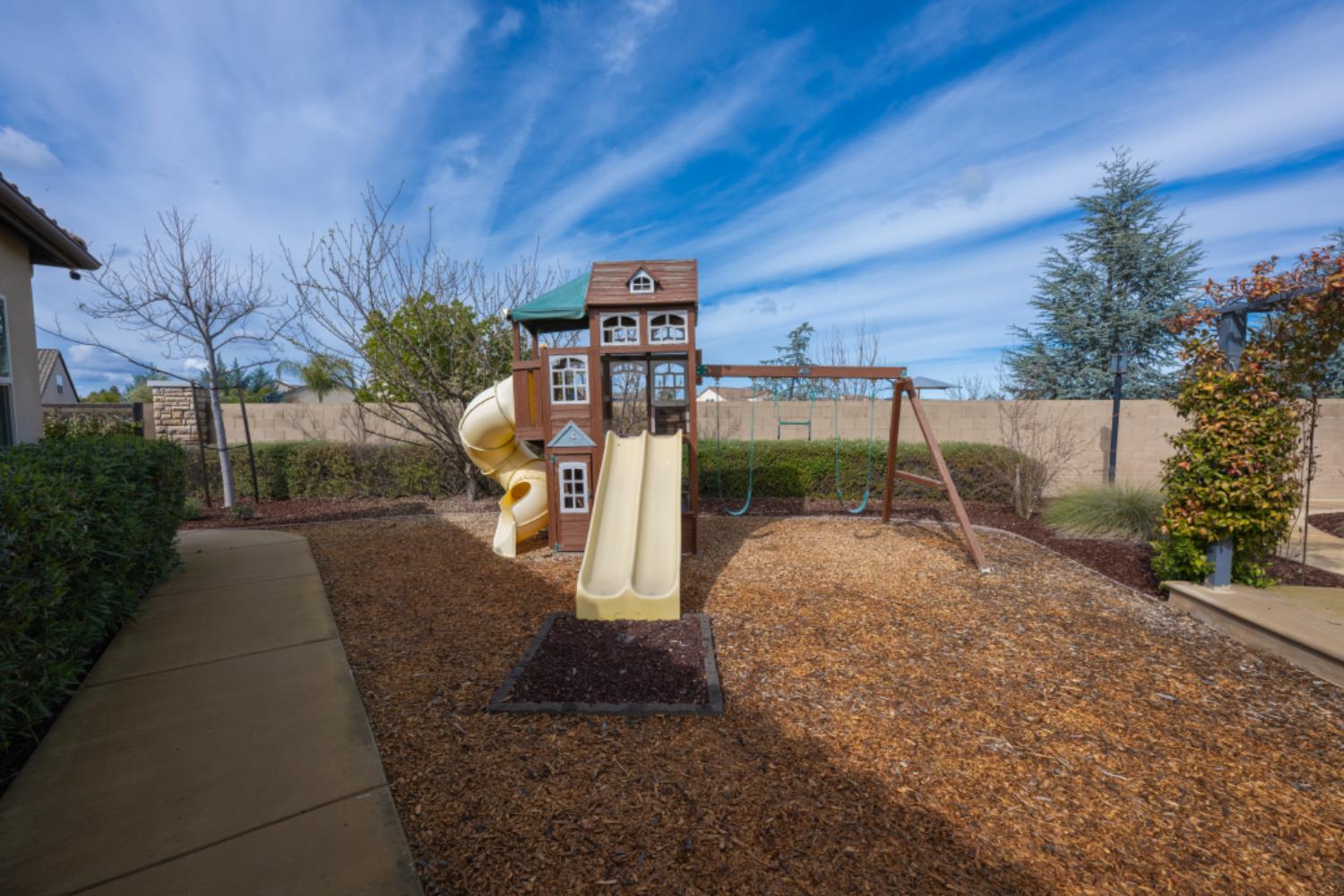 3205 Lexington Avenue