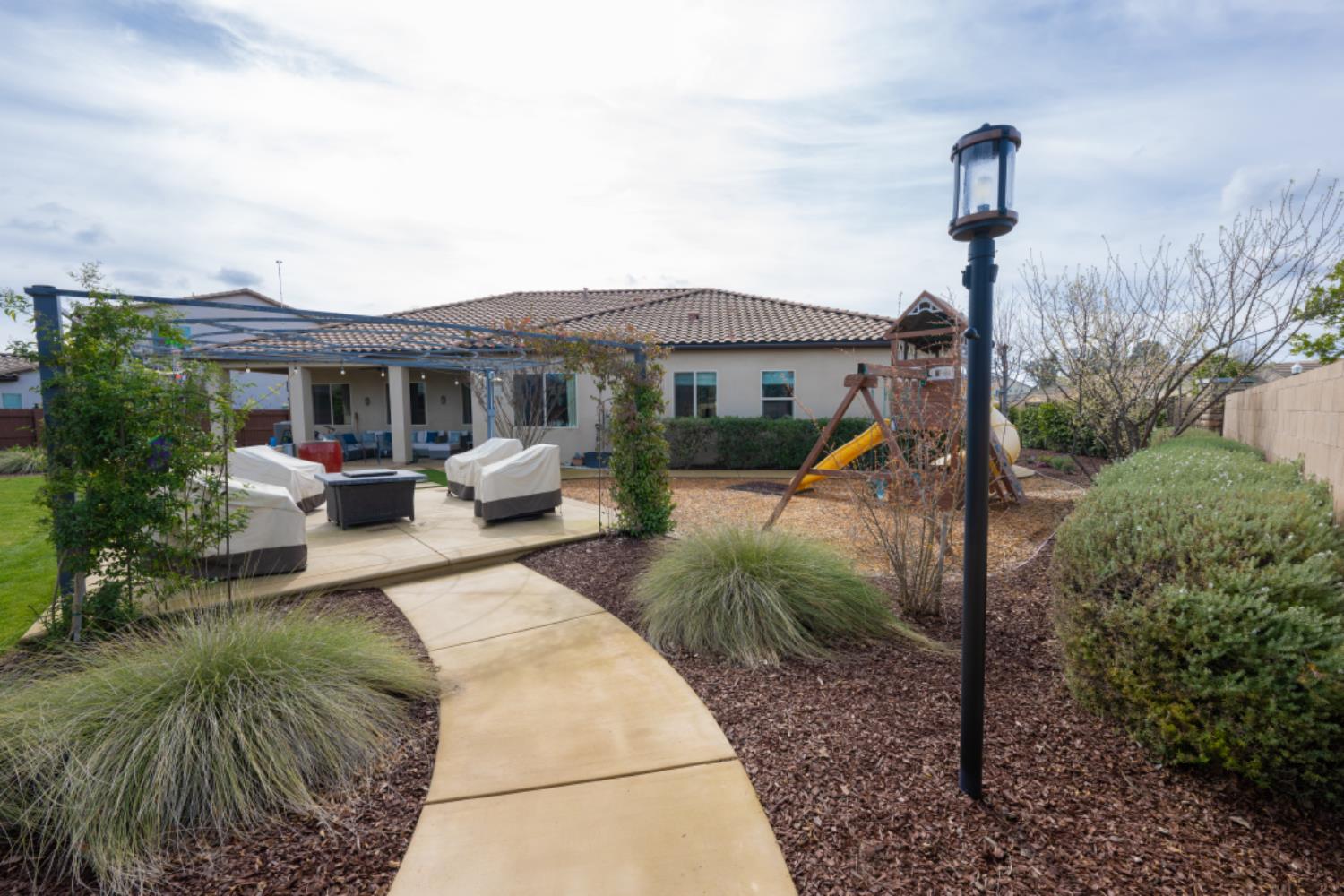 3205 Lexington Avenue