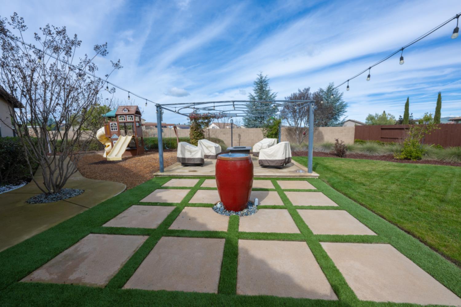 3205 Lexington Avenue