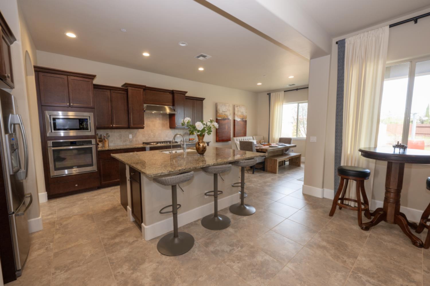 3205 Lexington Avenue