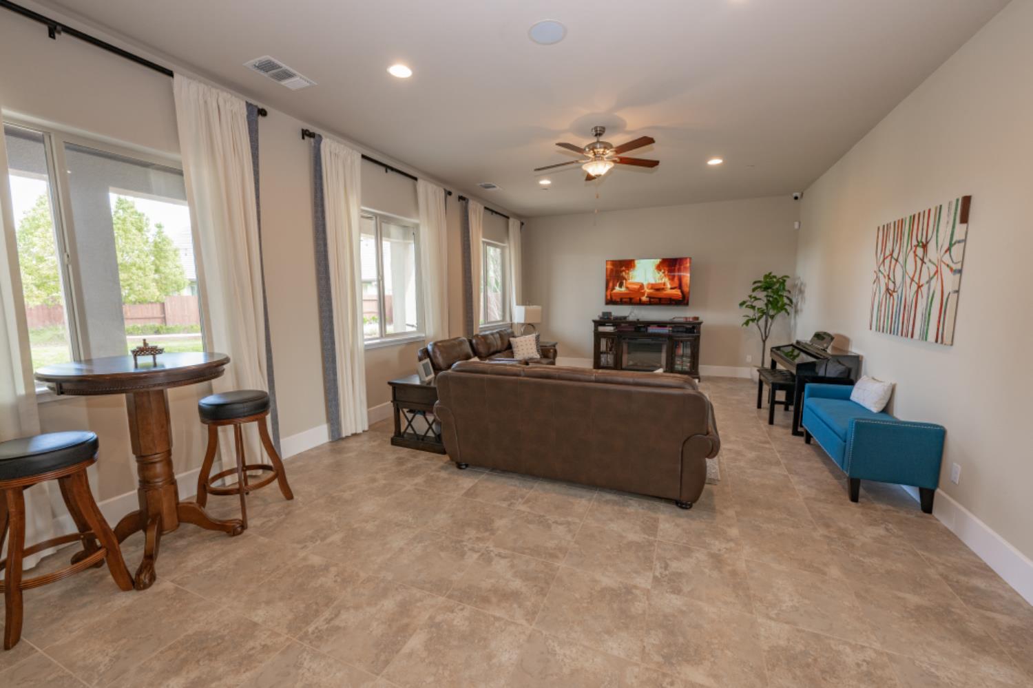 3205 Lexington Avenue