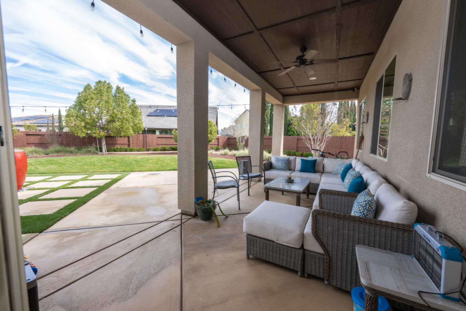 3205 Lexington Avenue