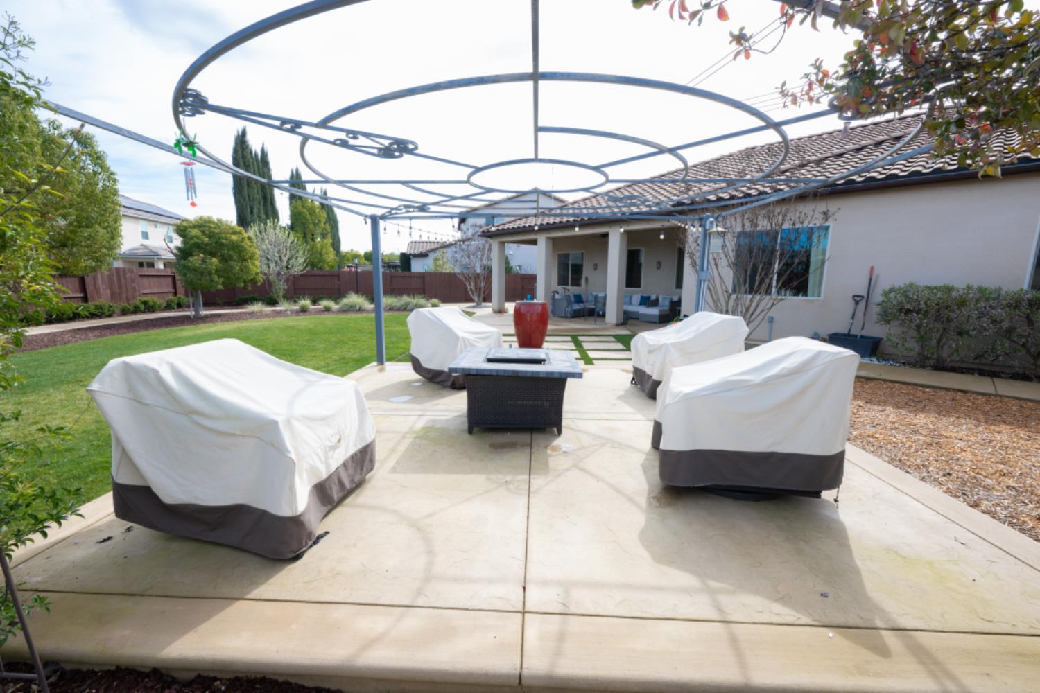 3205 Lexington Avenue