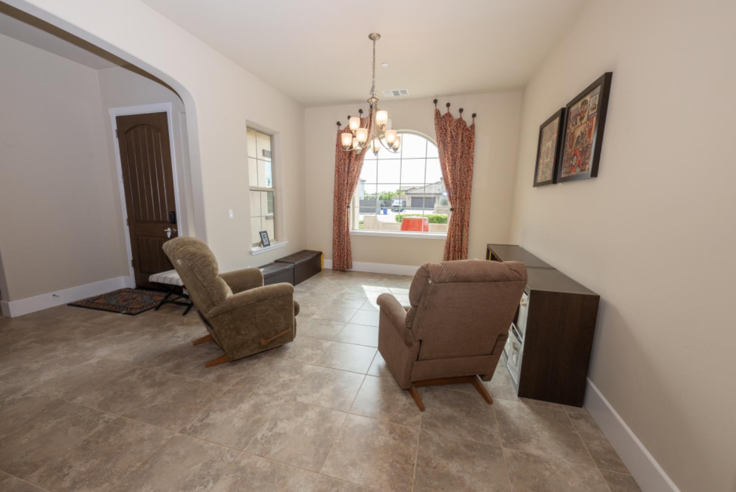 3205 Lexington Avenue