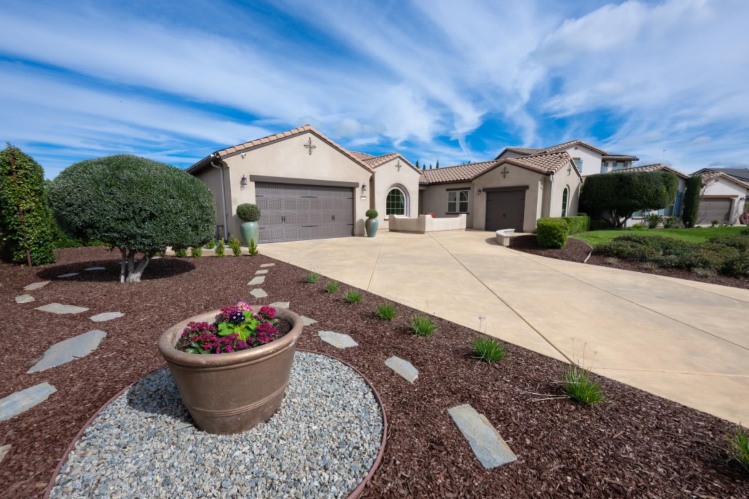 3205 Lexington Avenue