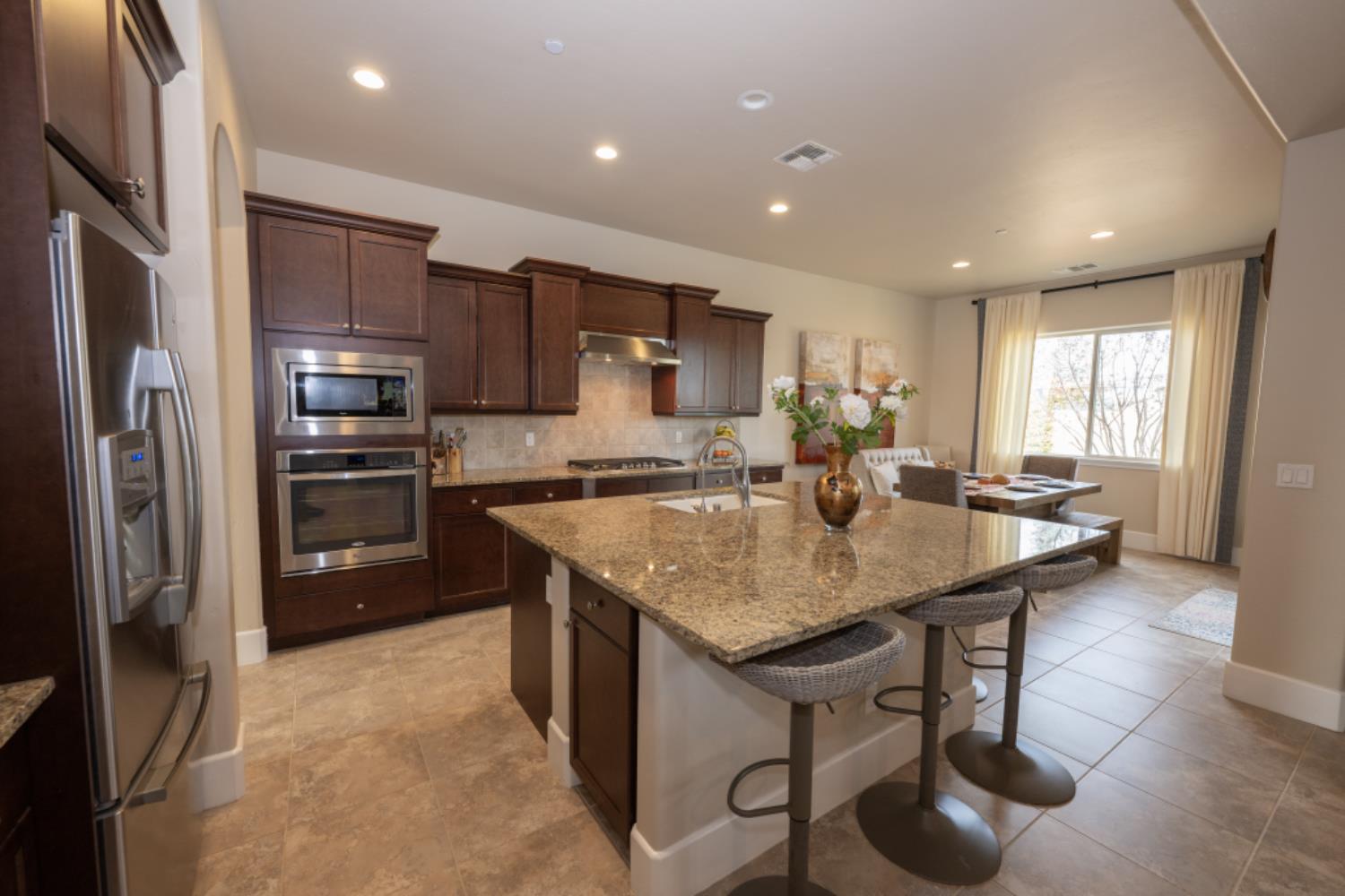 3205 Lexington Avenue