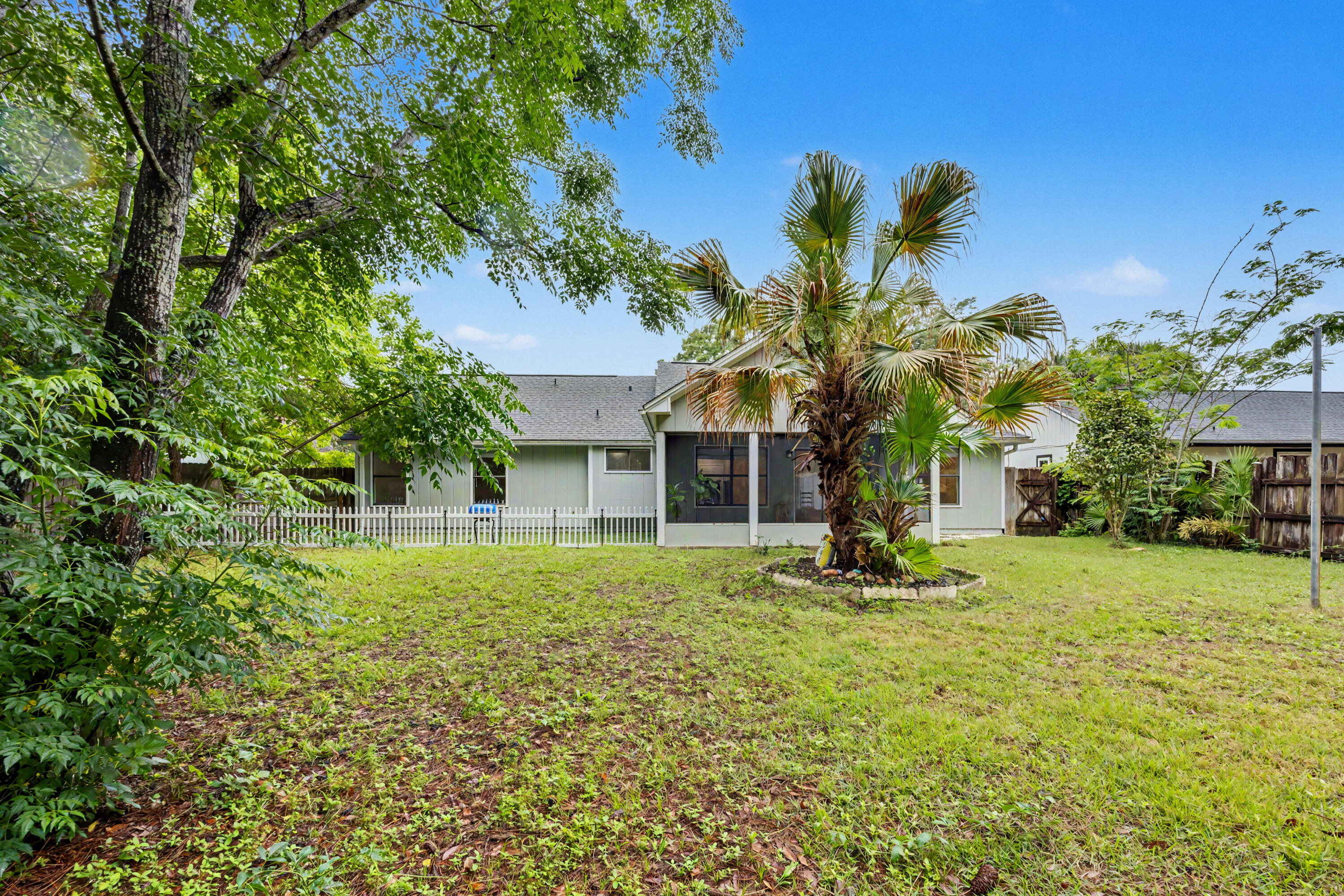 112 Meadow Woods Lane