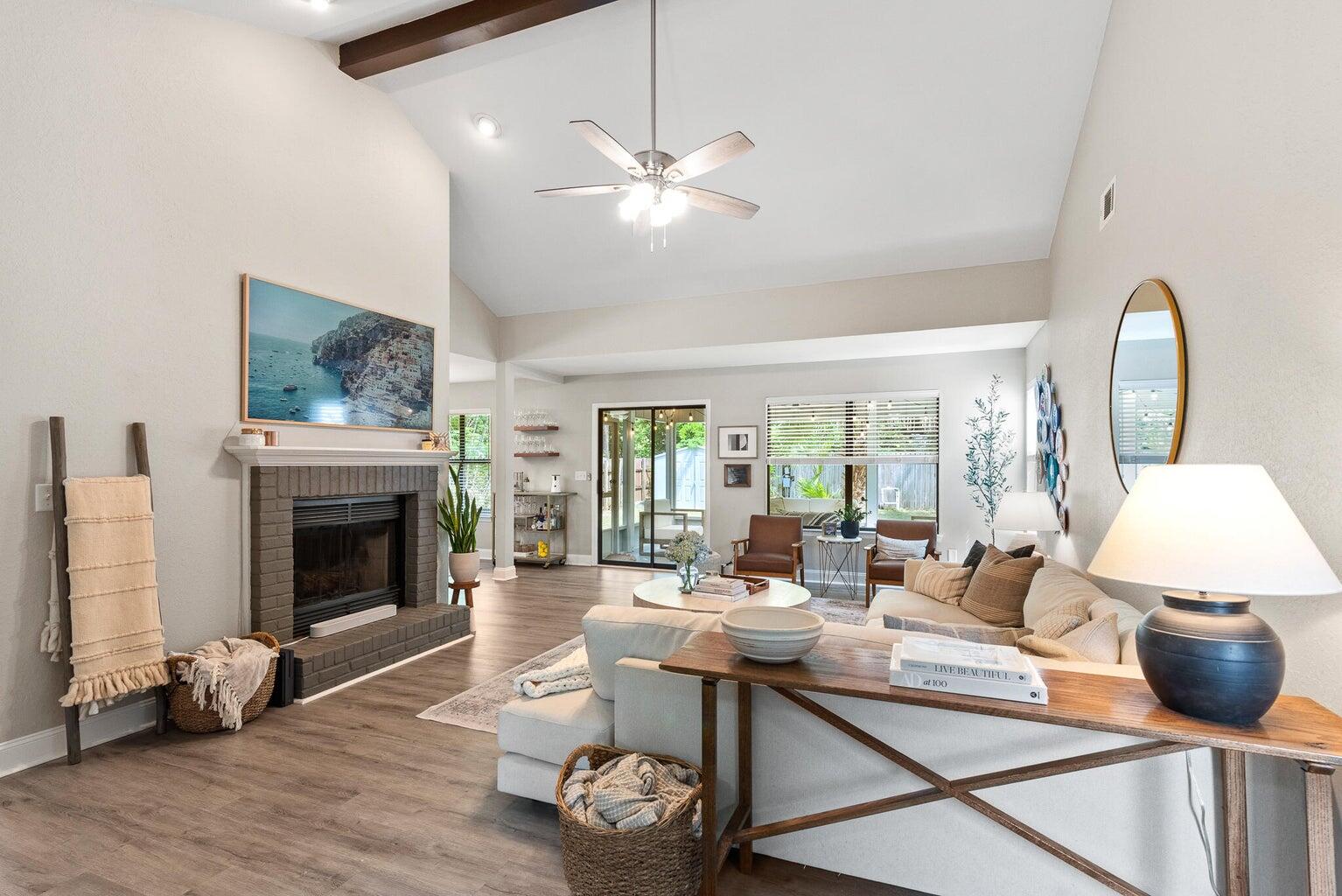 112 Meadow Woods Lane