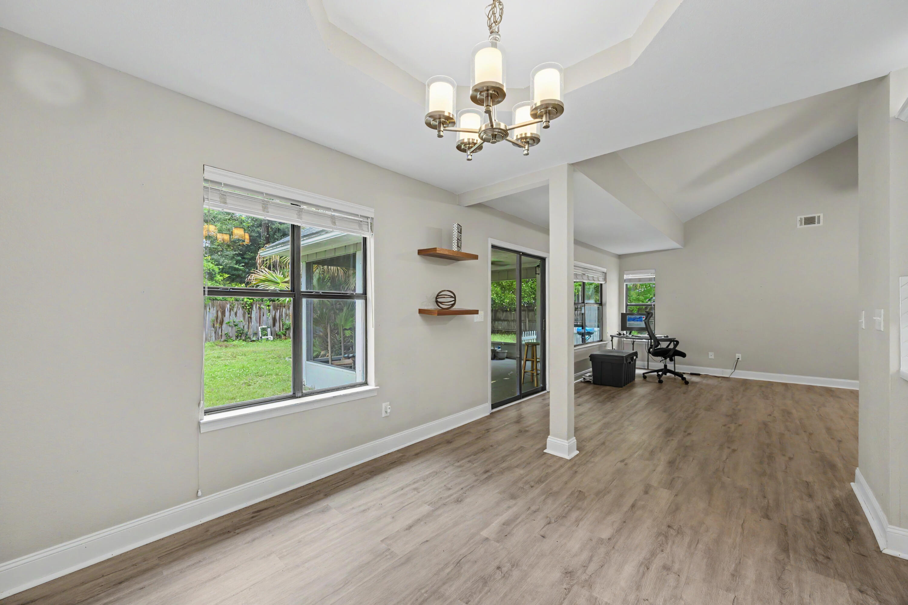 112 Meadow Woods Lane