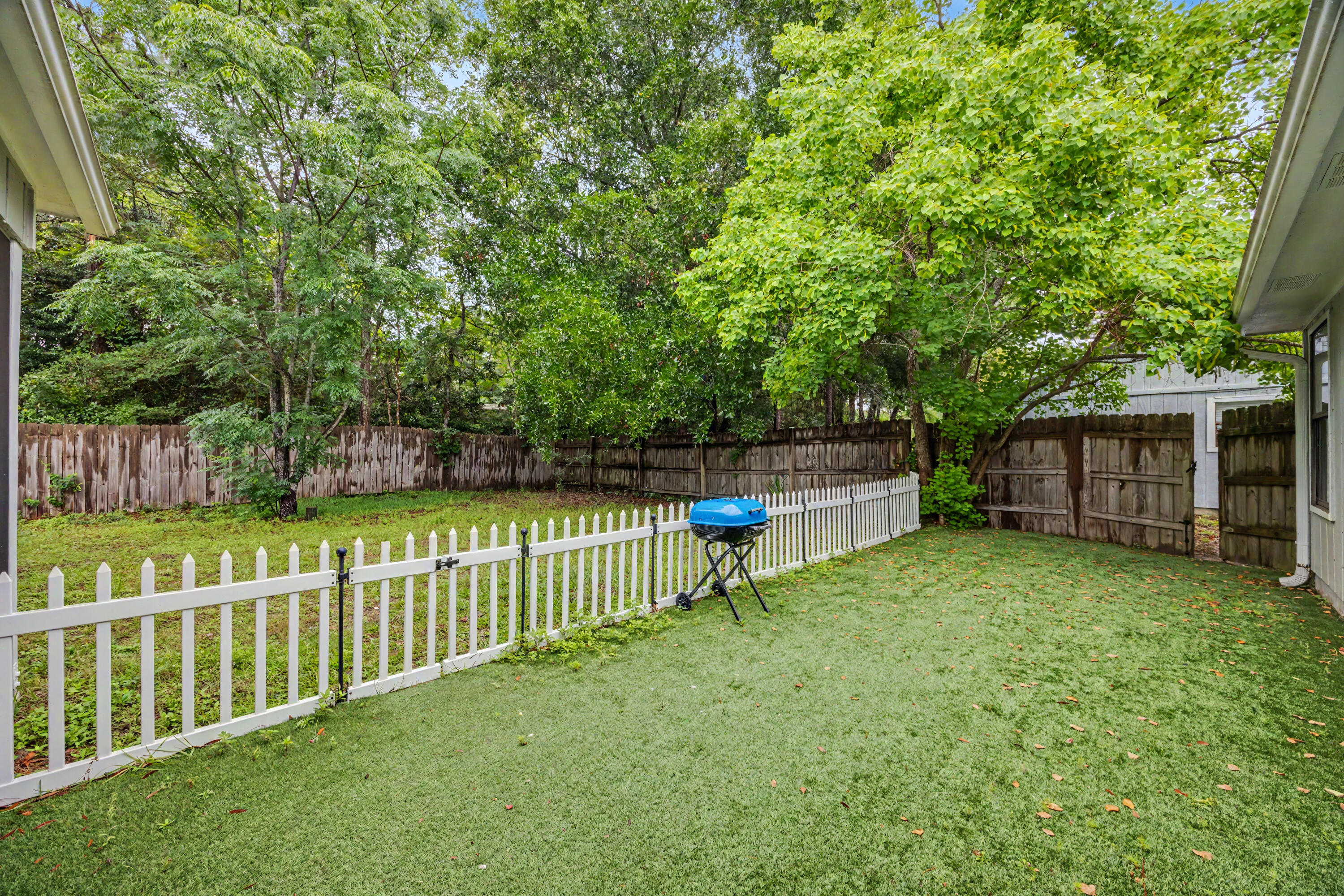 112 Meadow Woods Lane