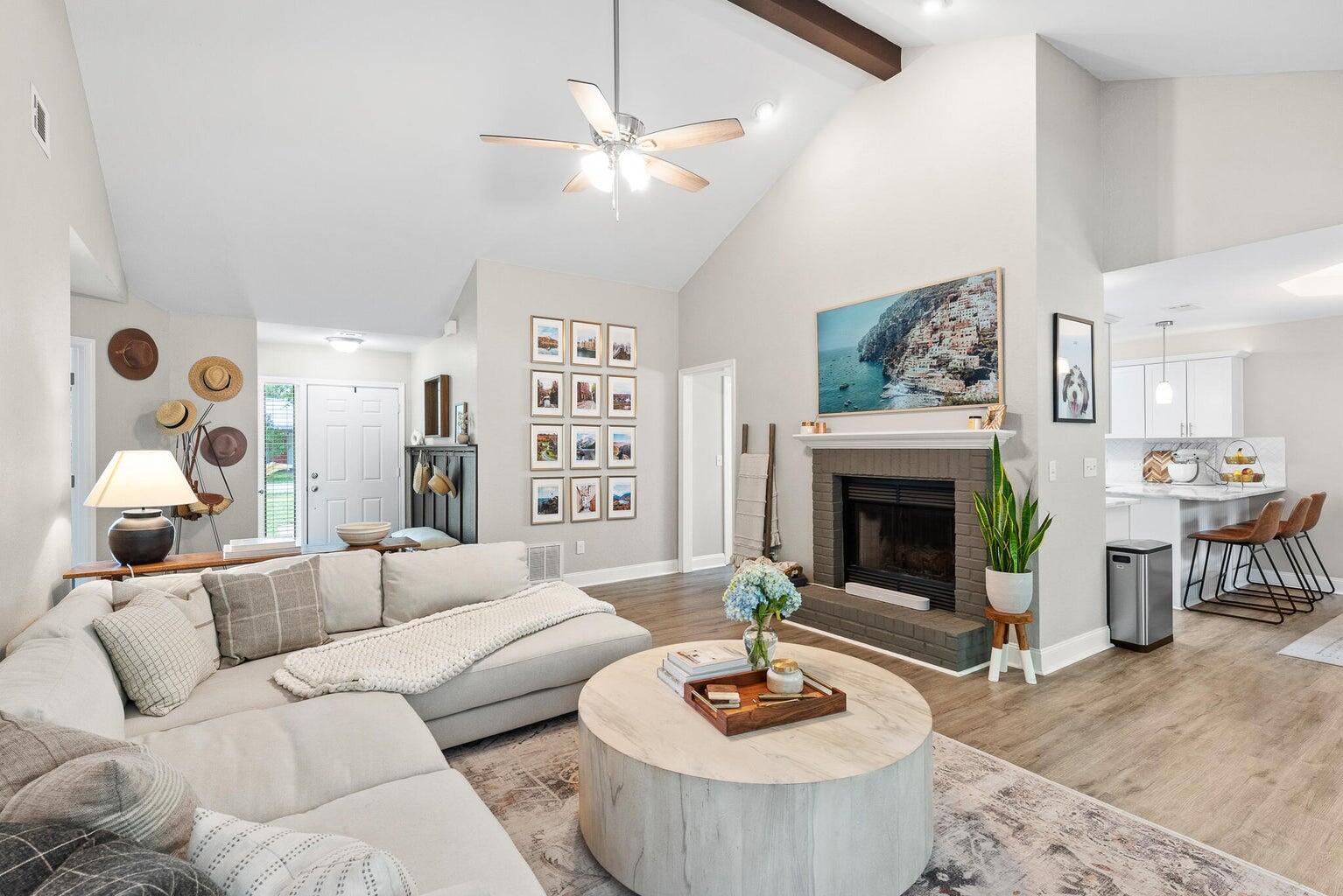 112 Meadow Woods Lane