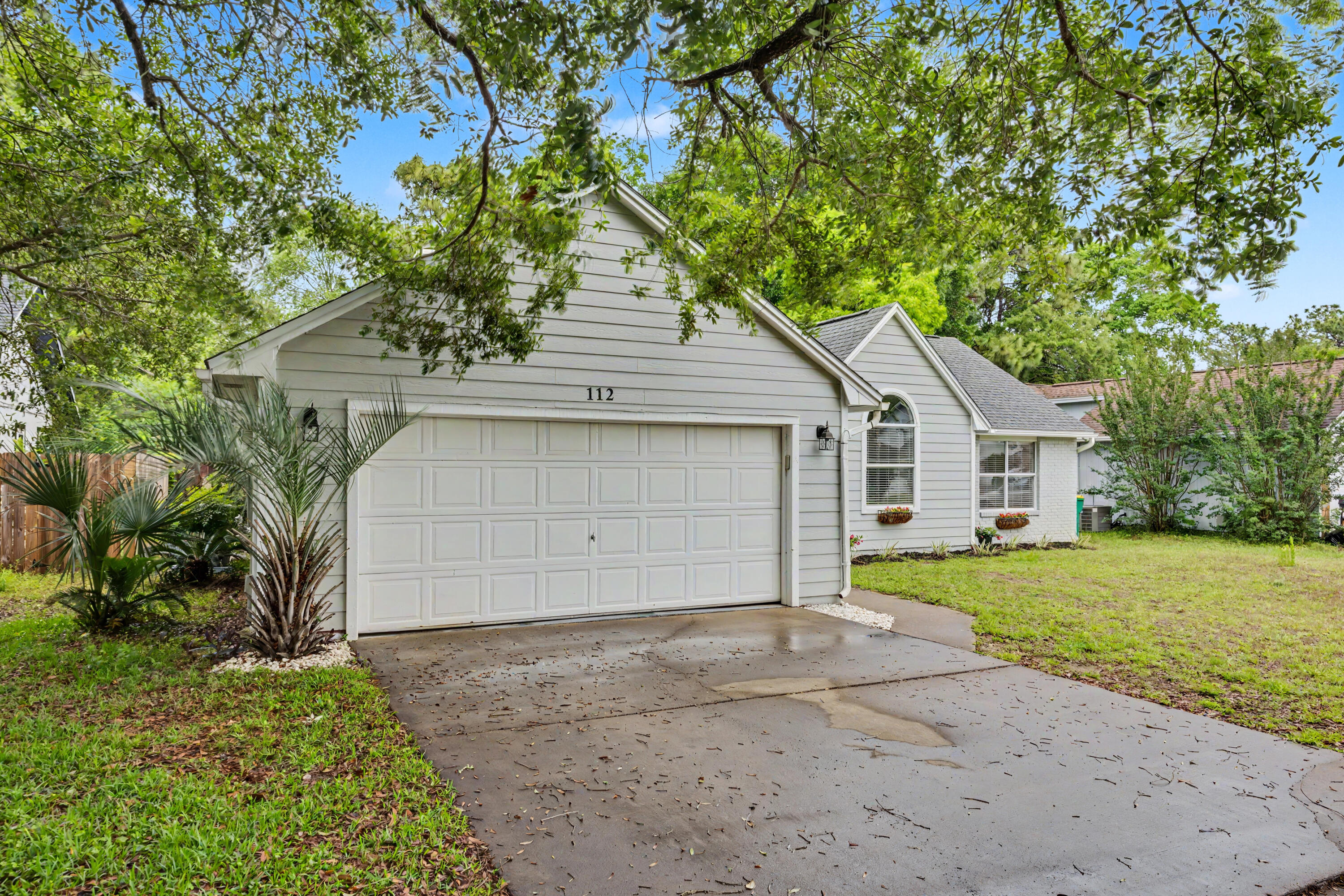 112 Meadow Woods Lane