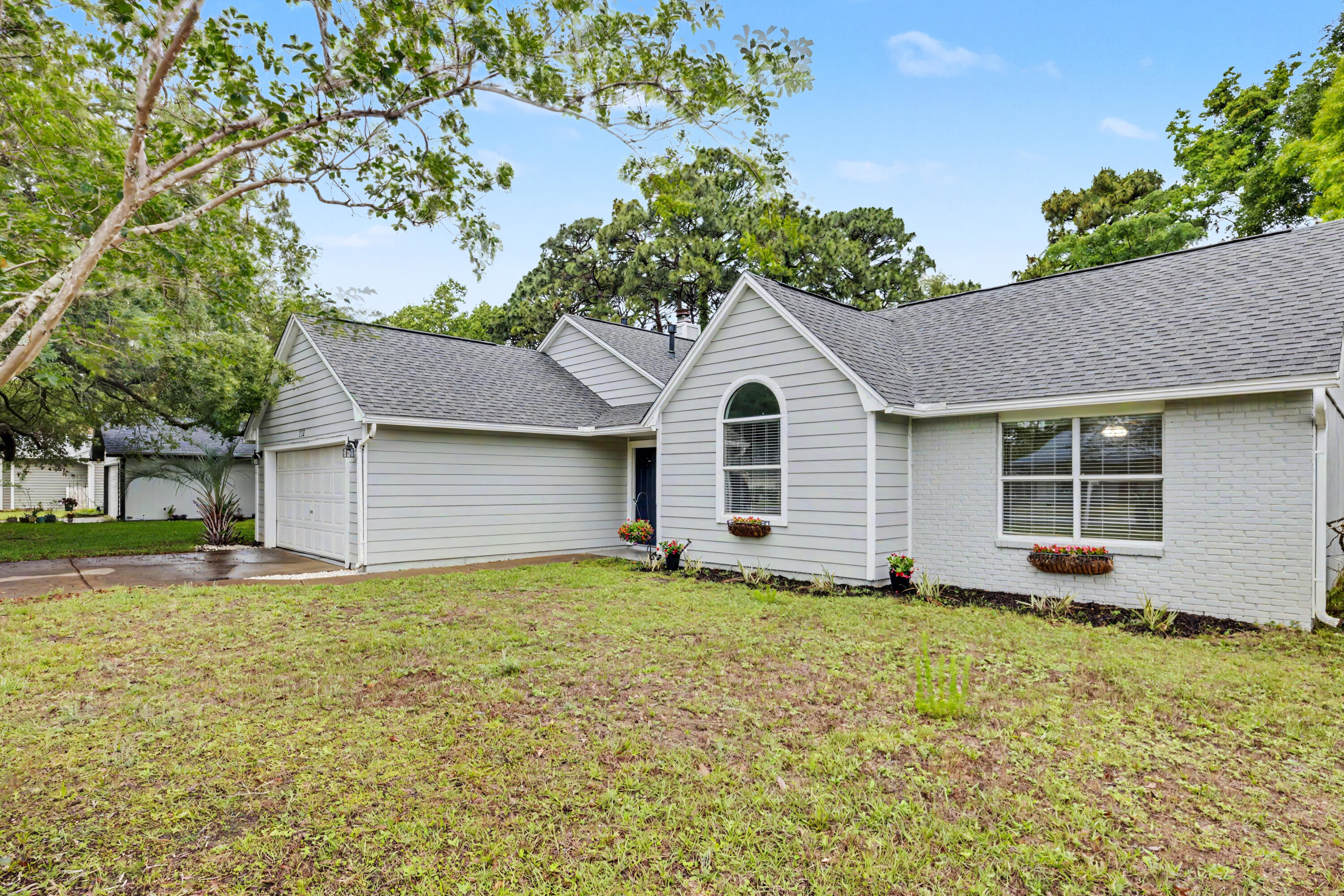 112 Meadow Woods Lane