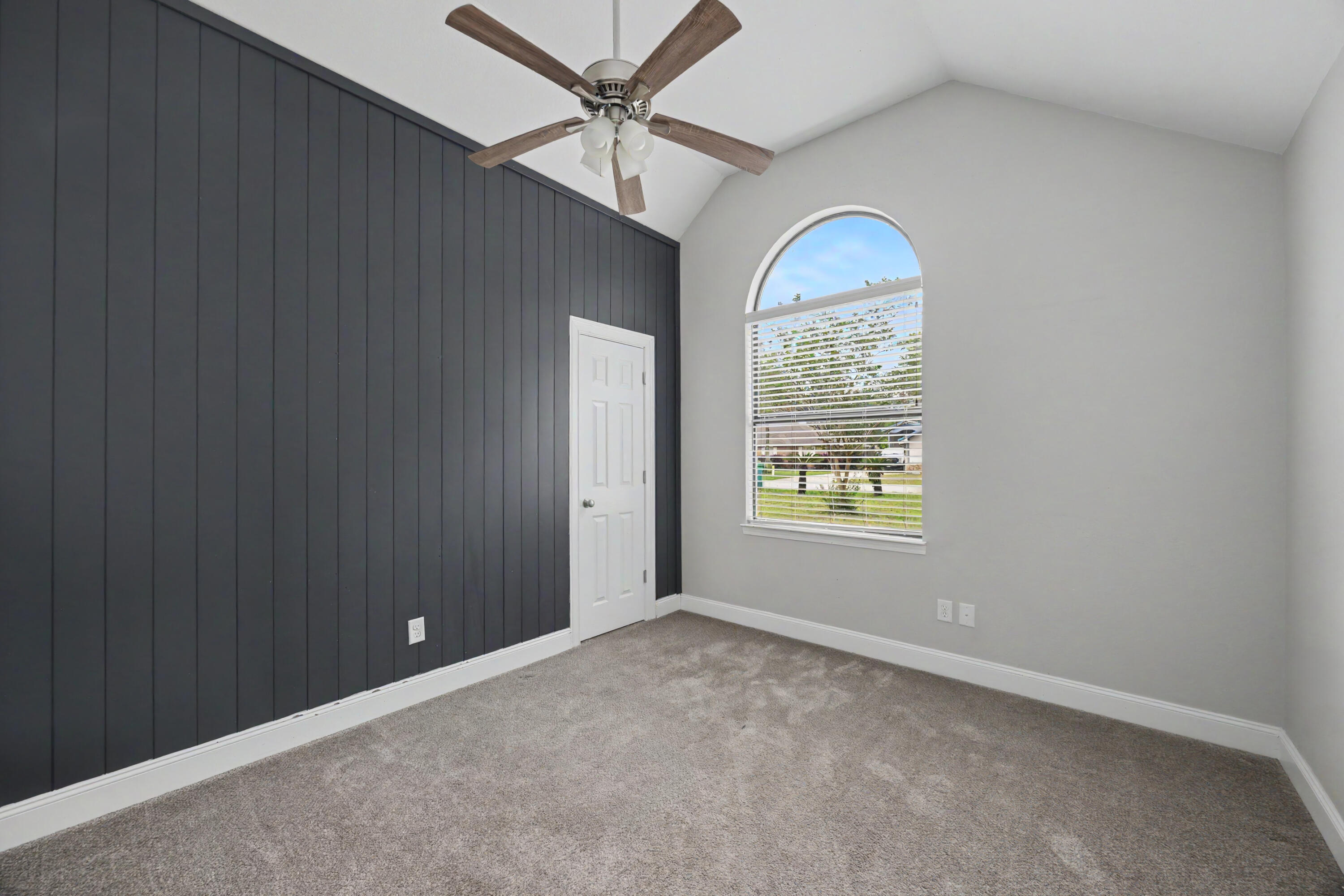 112 Meadow Woods Lane