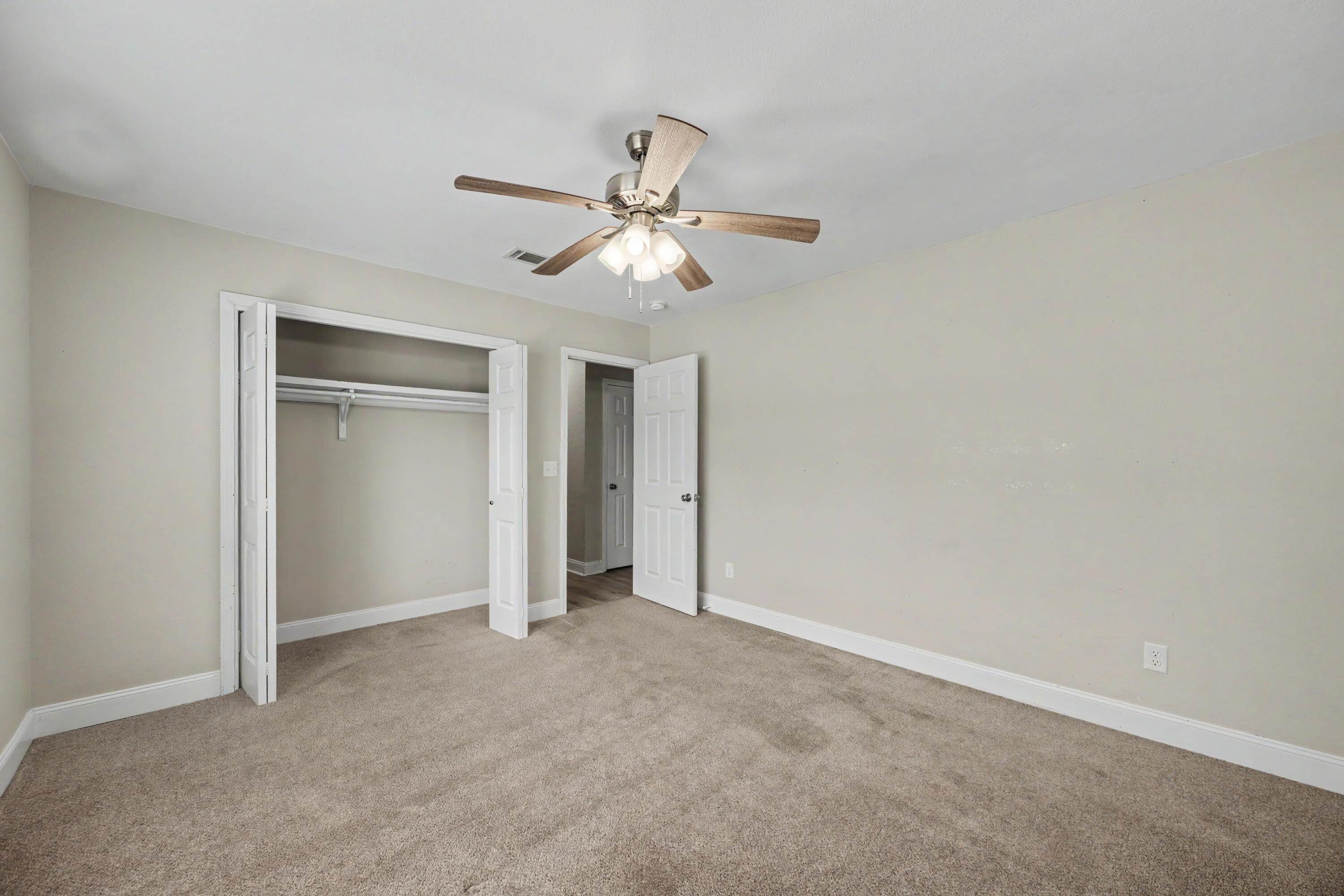 112 Meadow Woods Lane