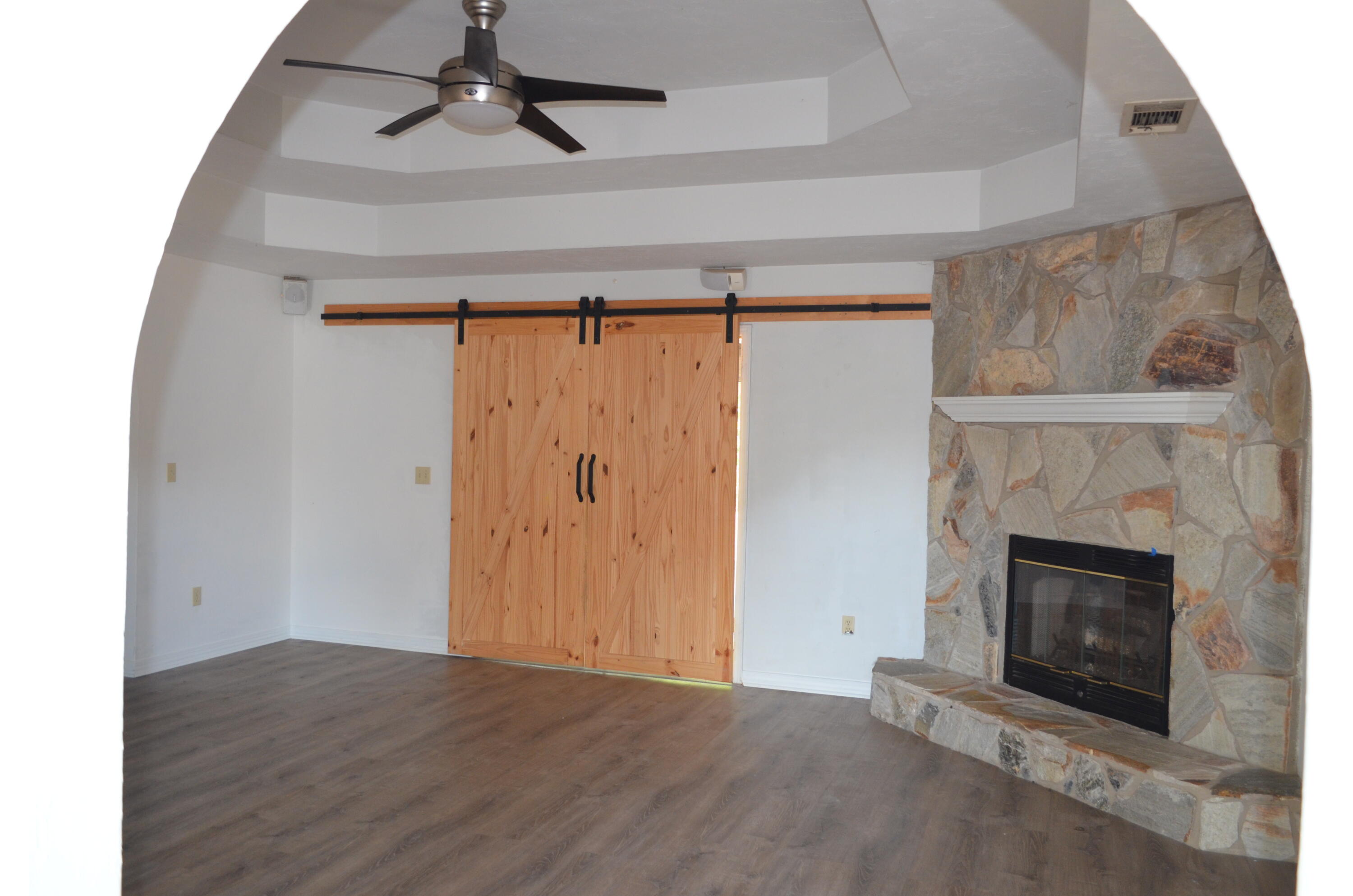 118 Meadow Woods Lane