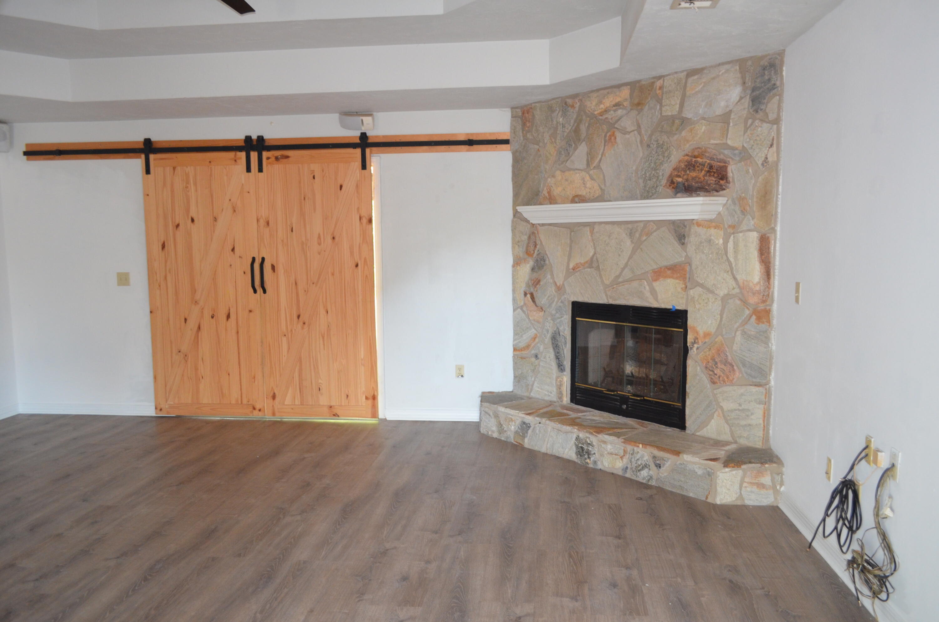 118 Meadow Woods Lane