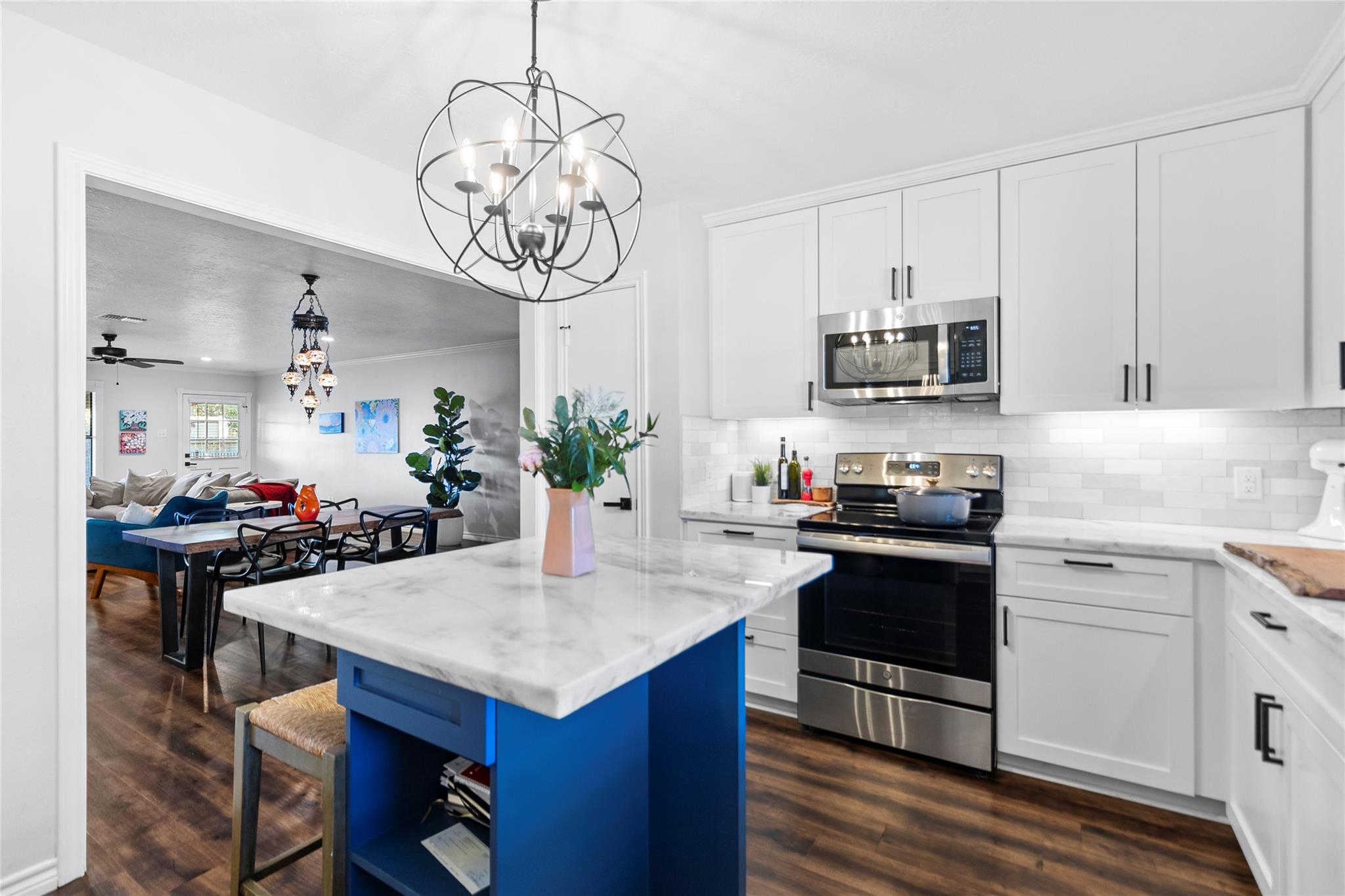 2980 Bluebonnet Boulevard
