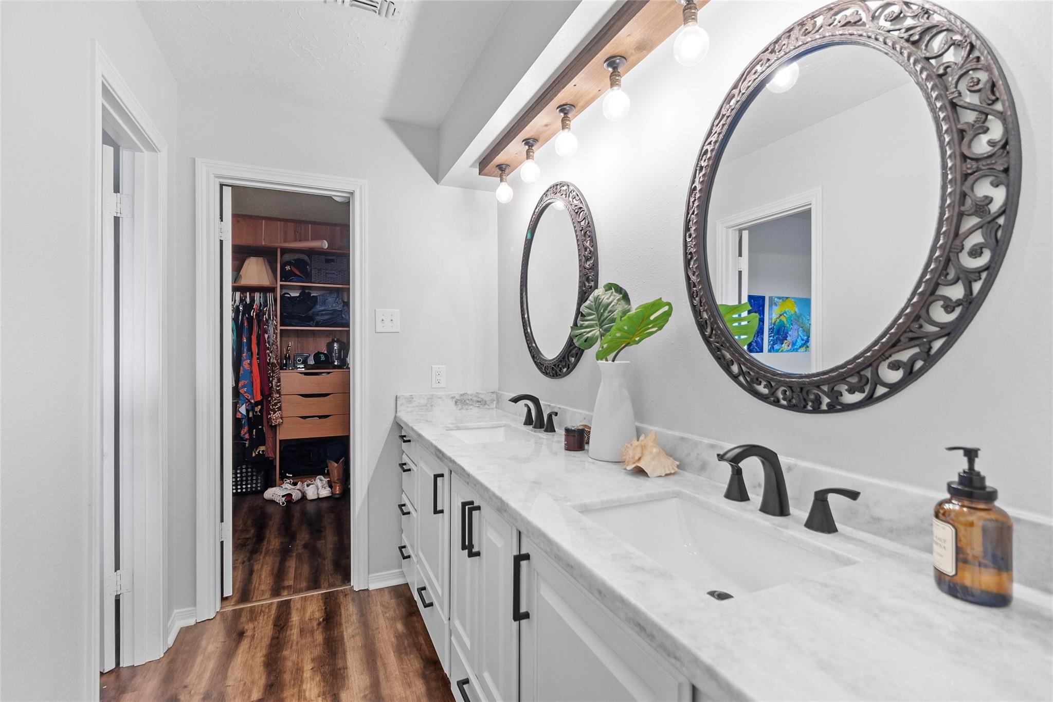 2980 Bluebonnet Boulevard