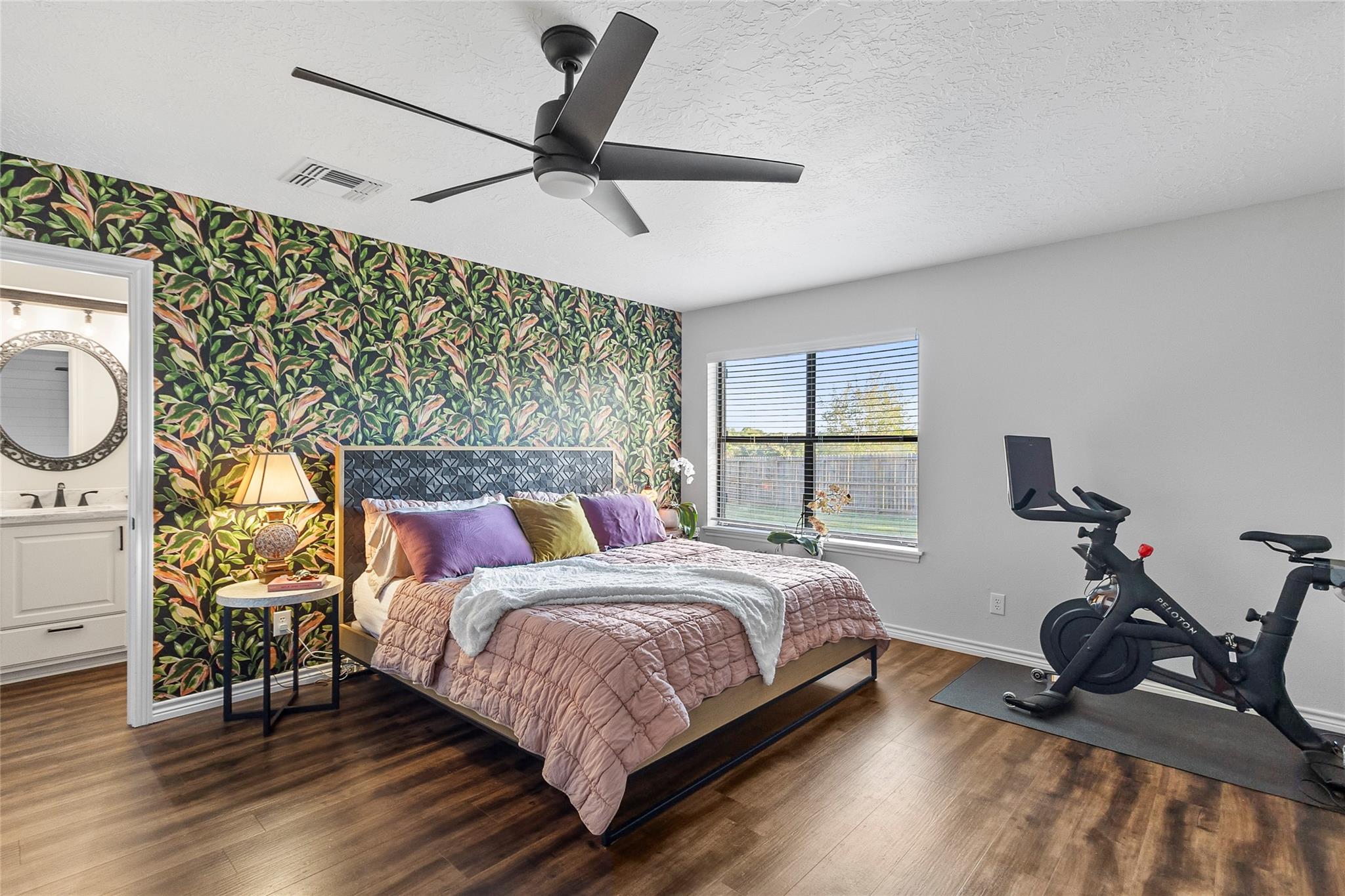 2980 Bluebonnet Boulevard