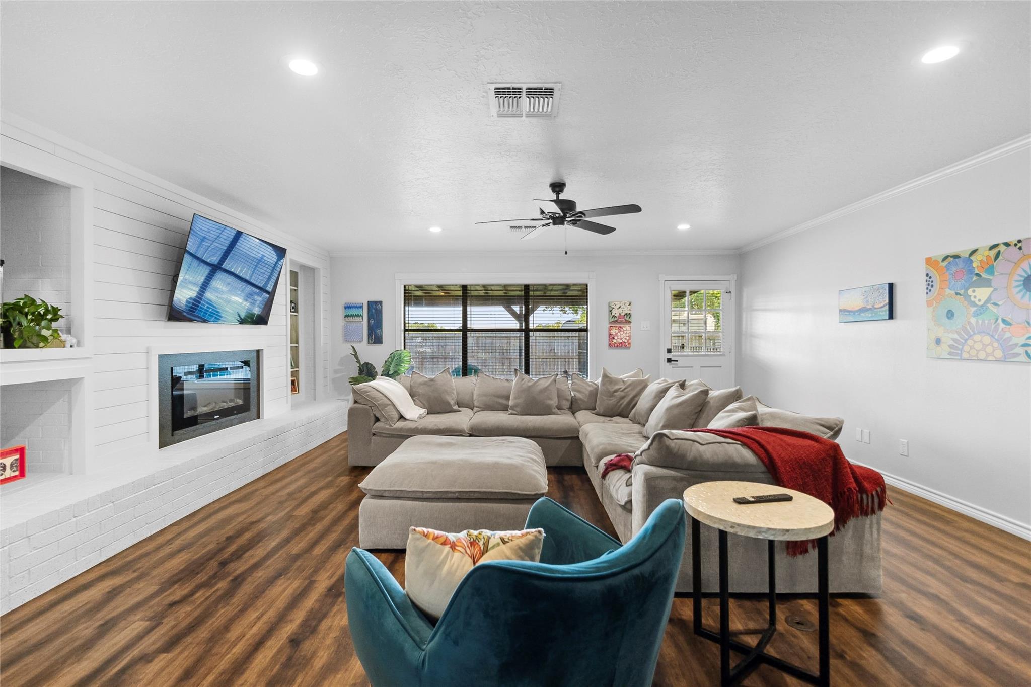 2980 Bluebonnet Boulevard