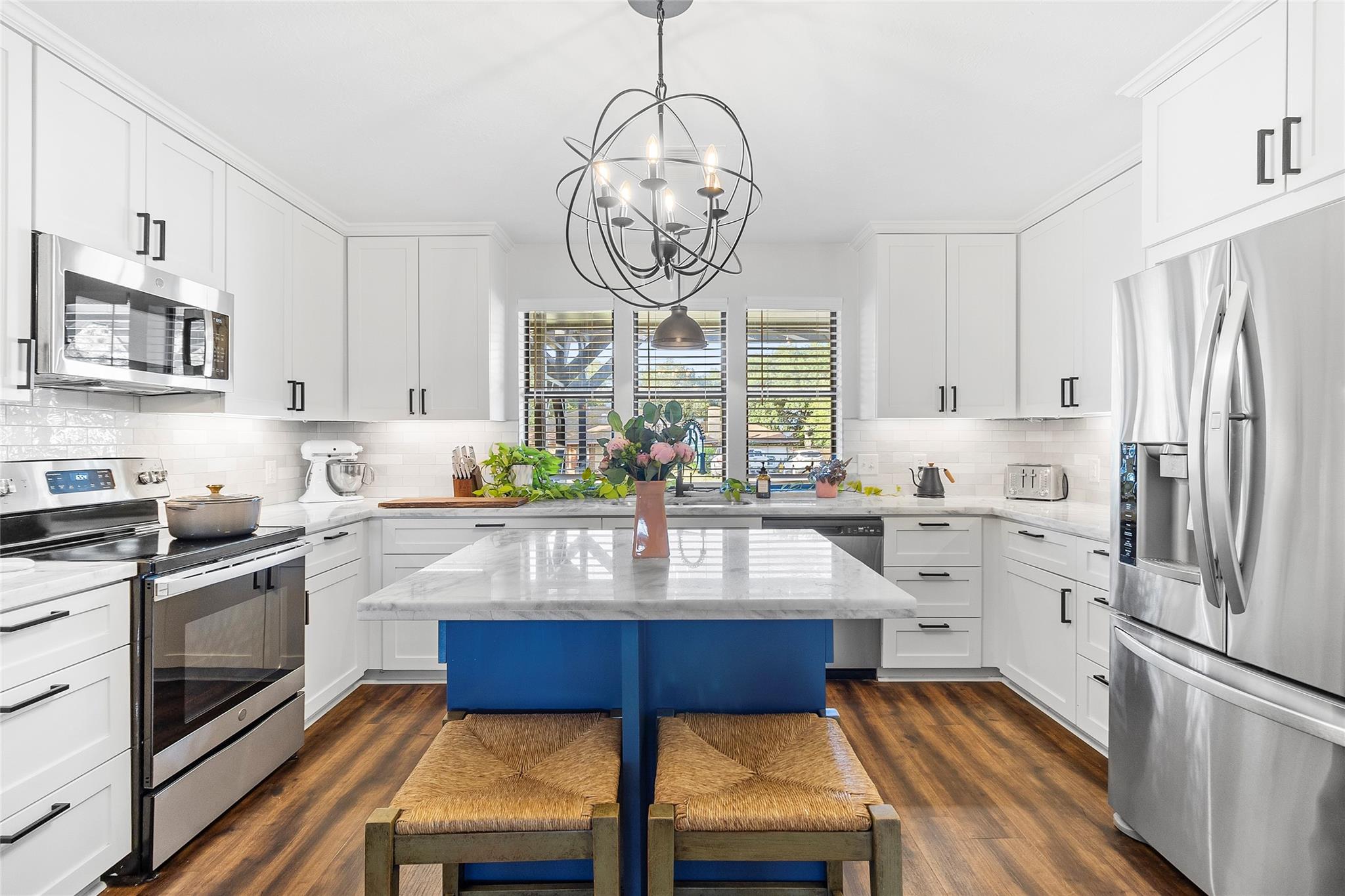 2980 Bluebonnet Boulevard