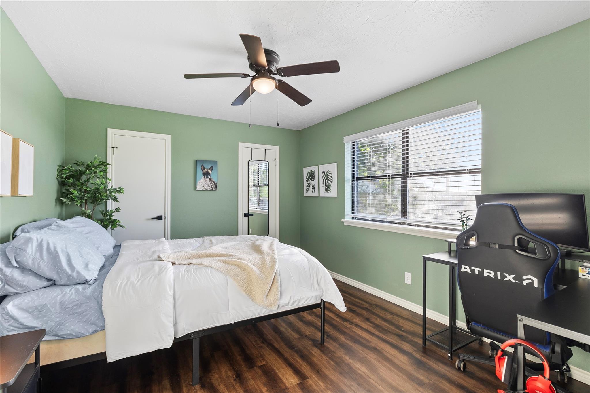 2980 Bluebonnet Boulevard
