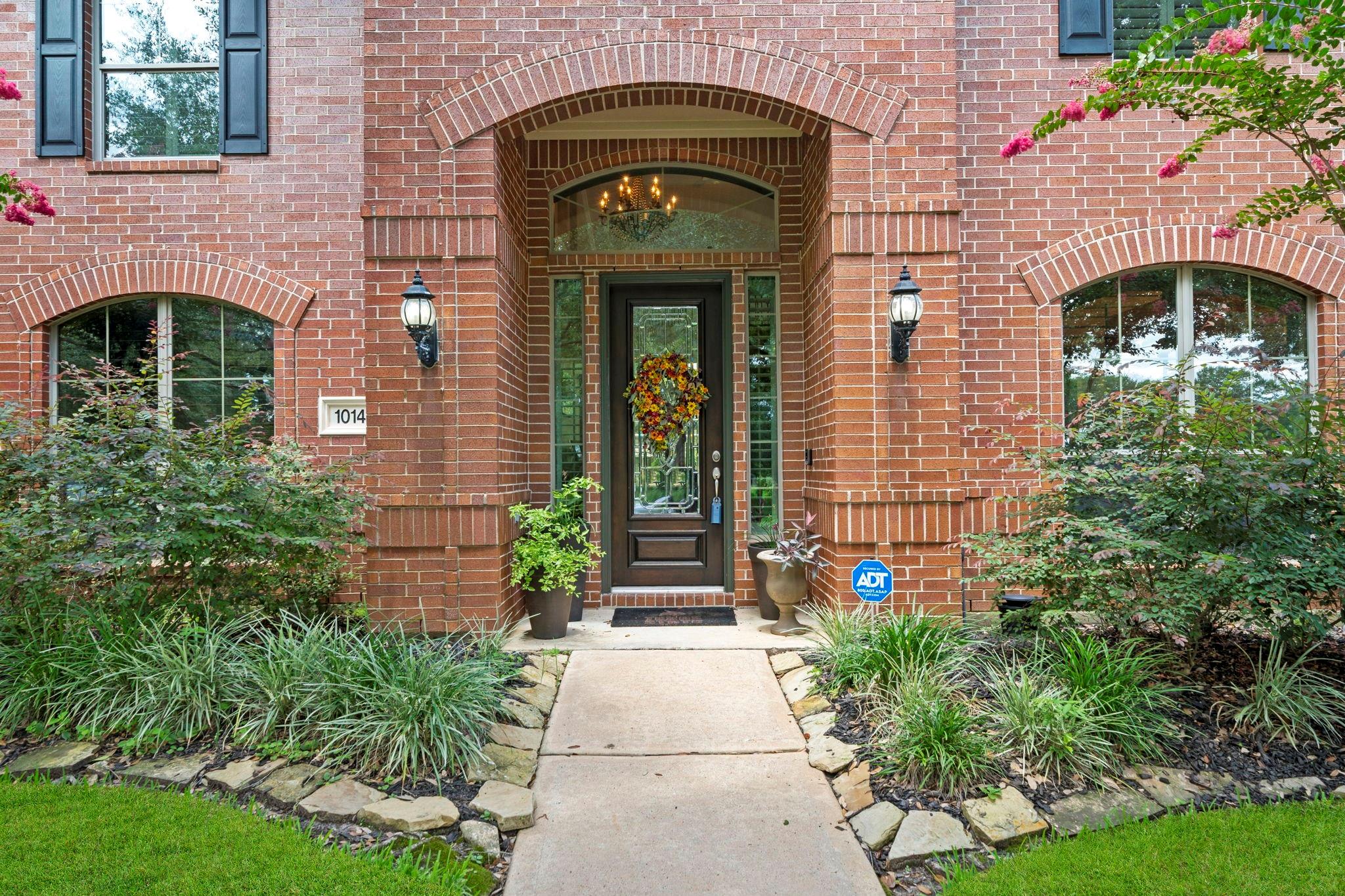 1014 Woodcreek Cove Lane