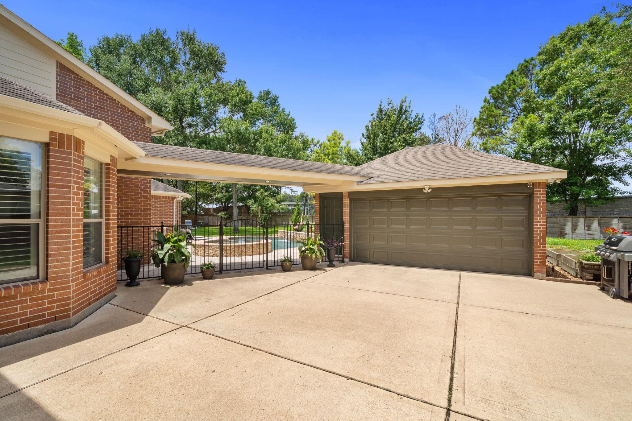 1014 Woodcreek Cove Lane