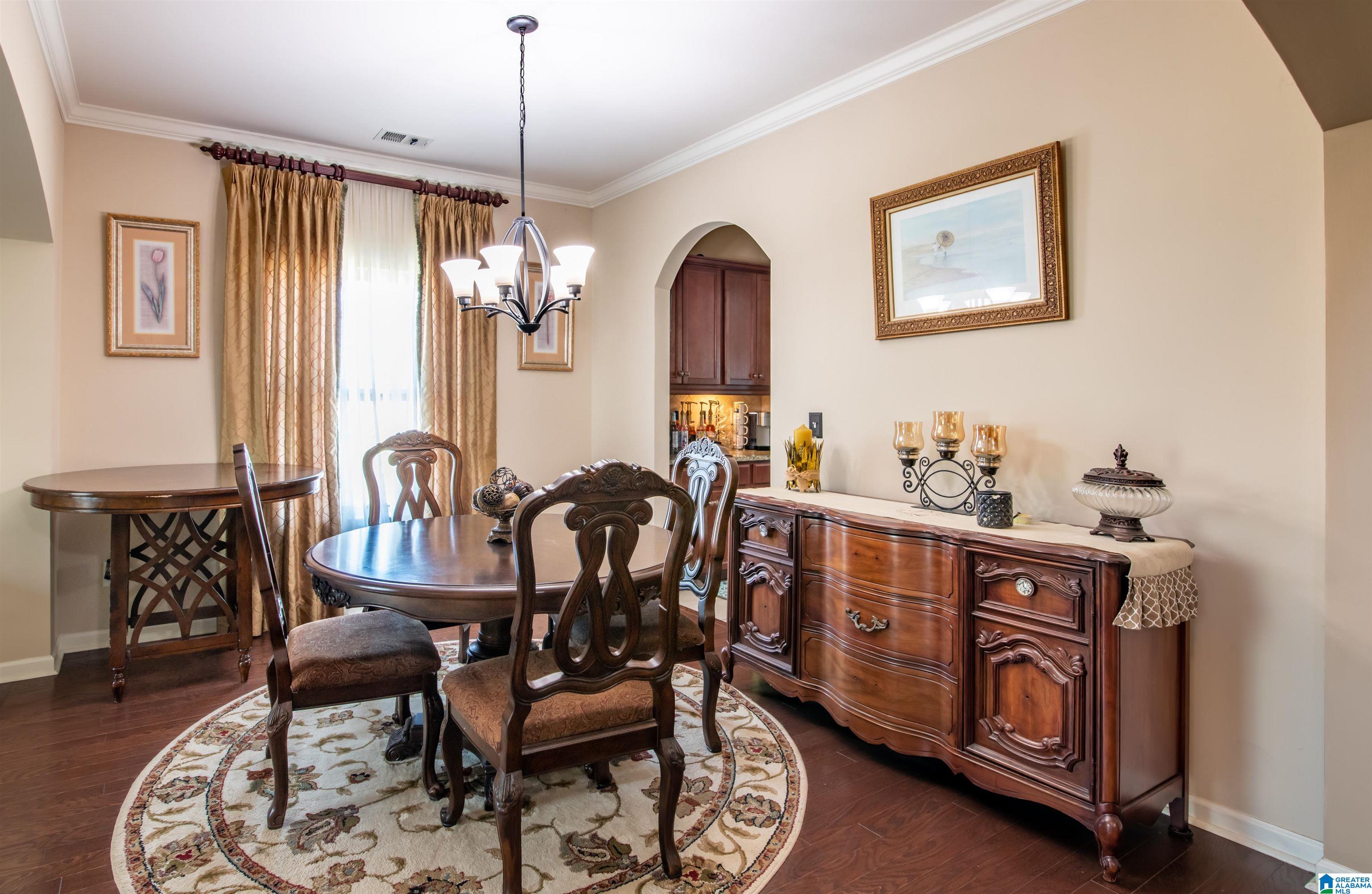 820 BROOKHAVEN DRIVE