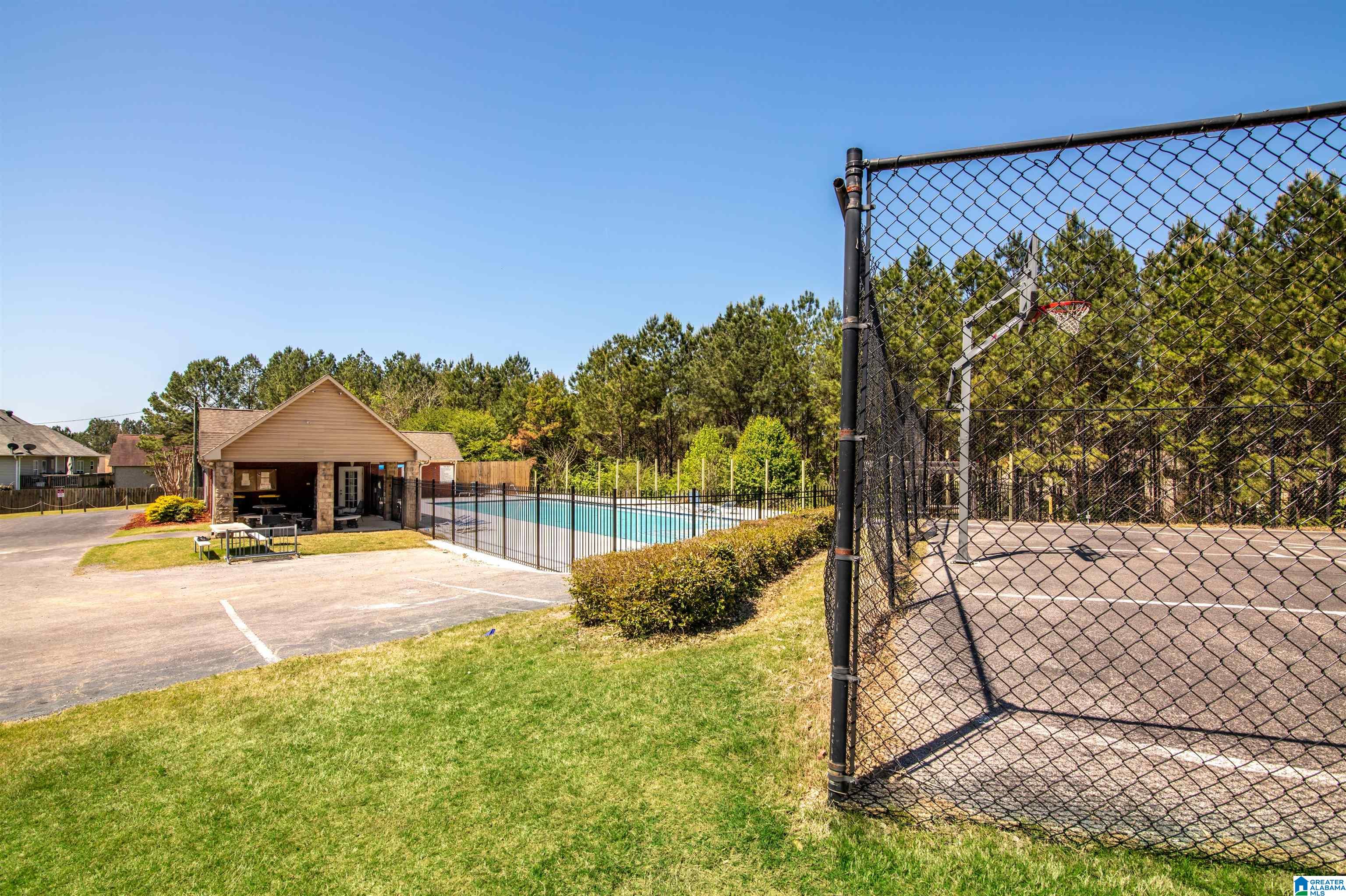 820 BROOKHAVEN DRIVE