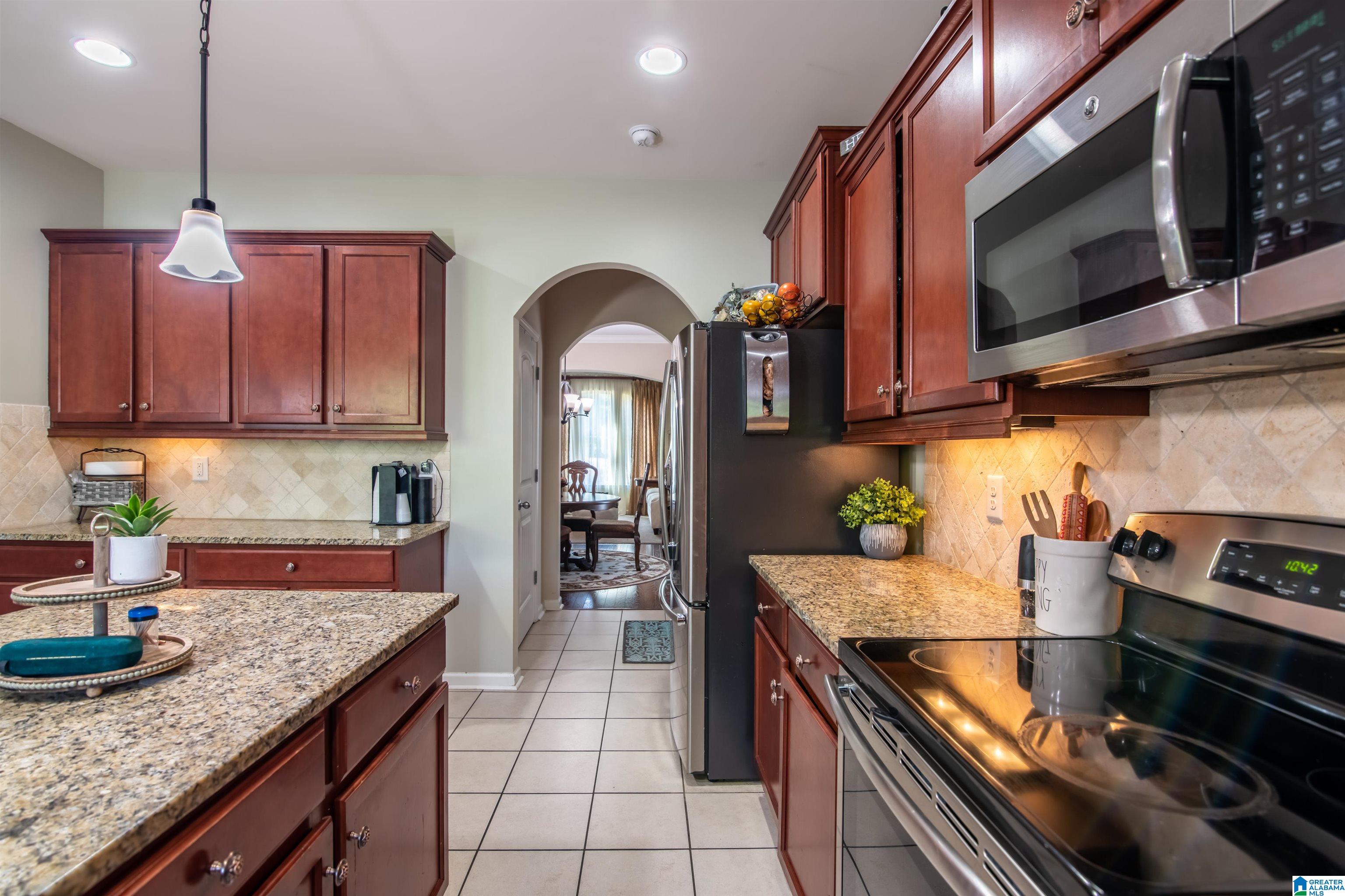 820 BROOKHAVEN DRIVE