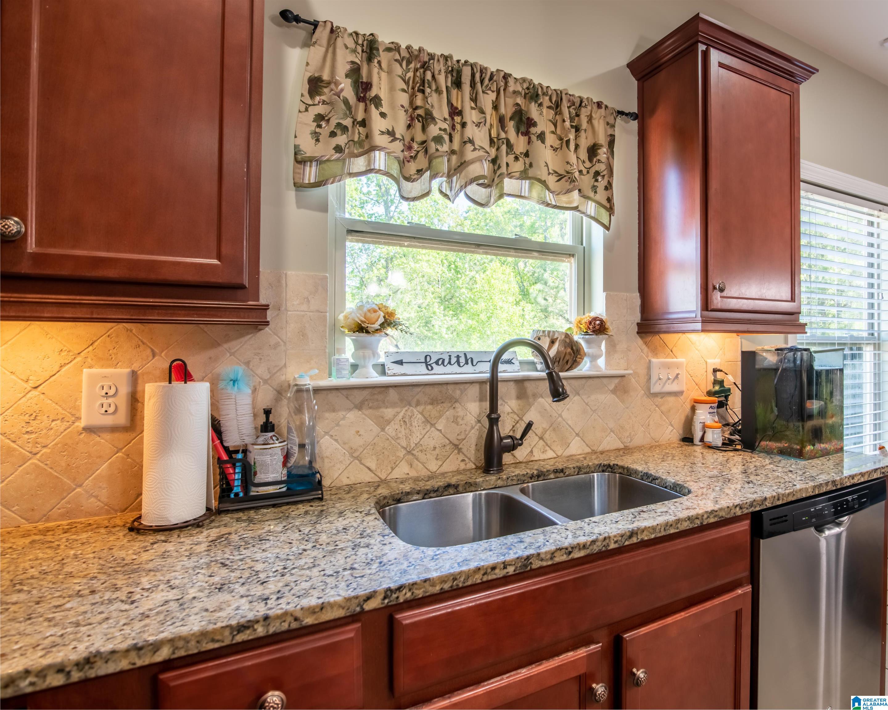 820 BROOKHAVEN DRIVE