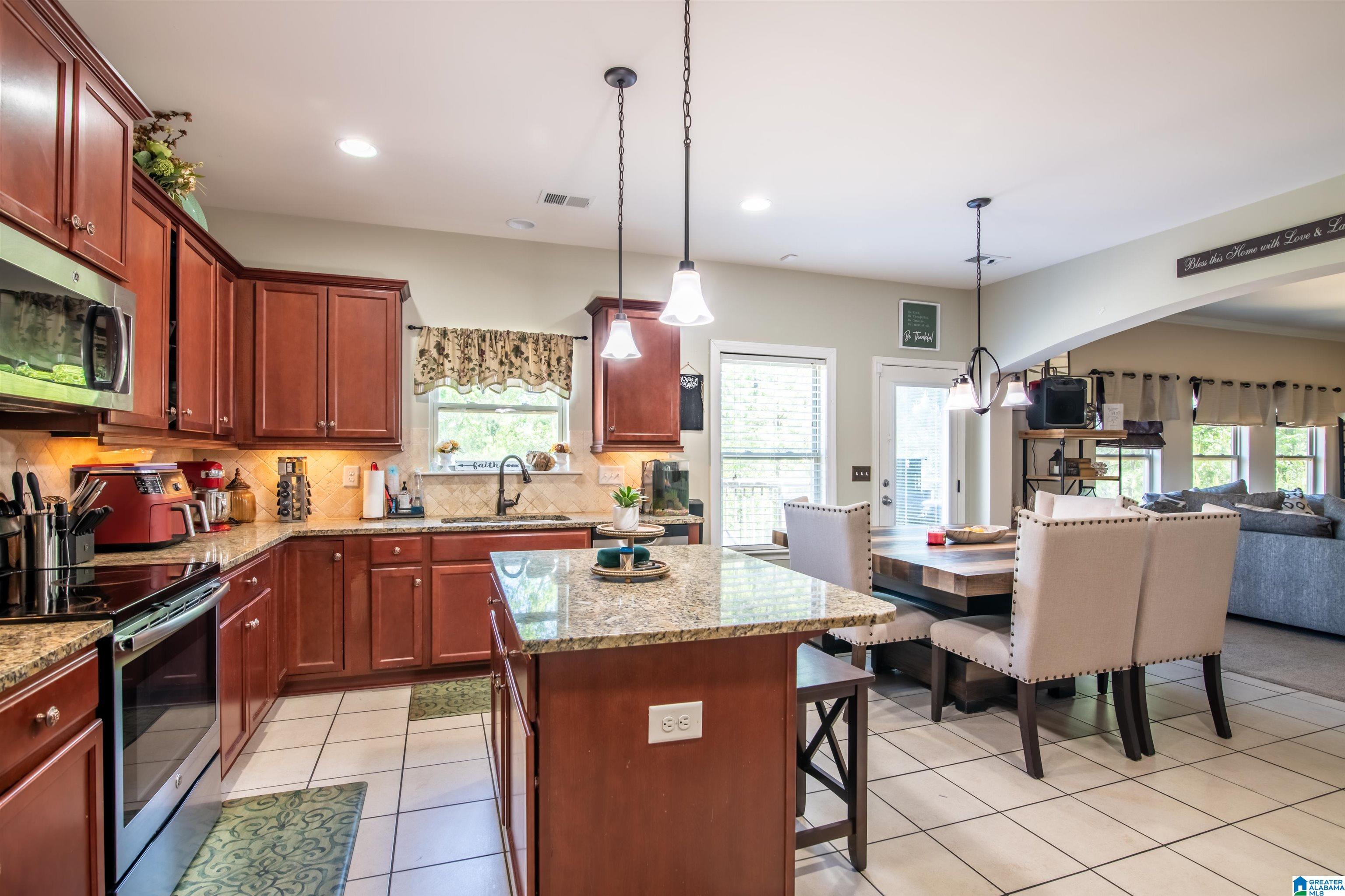 820 BROOKHAVEN DRIVE