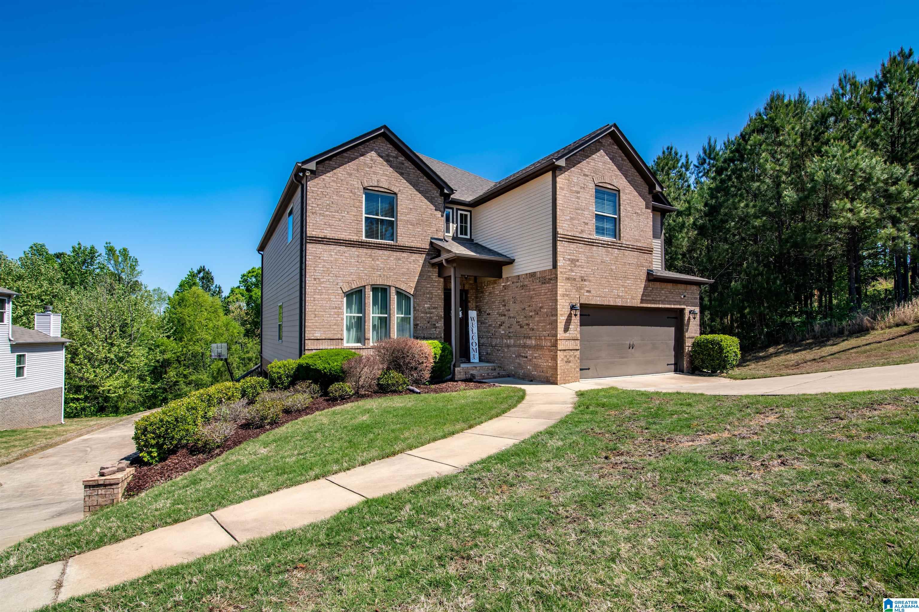 820 BROOKHAVEN DRIVE