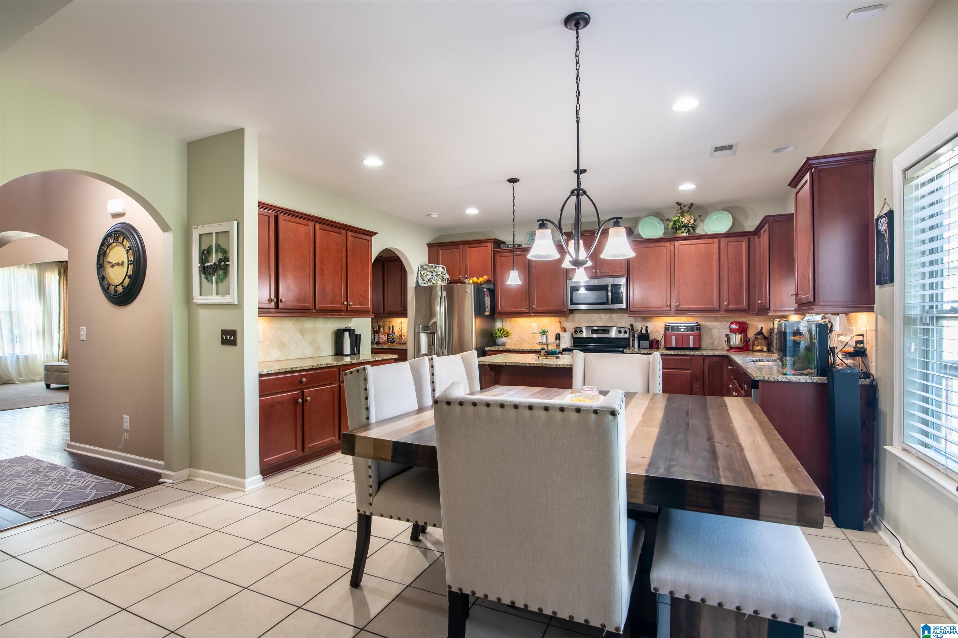 820 BROOKHAVEN DRIVE