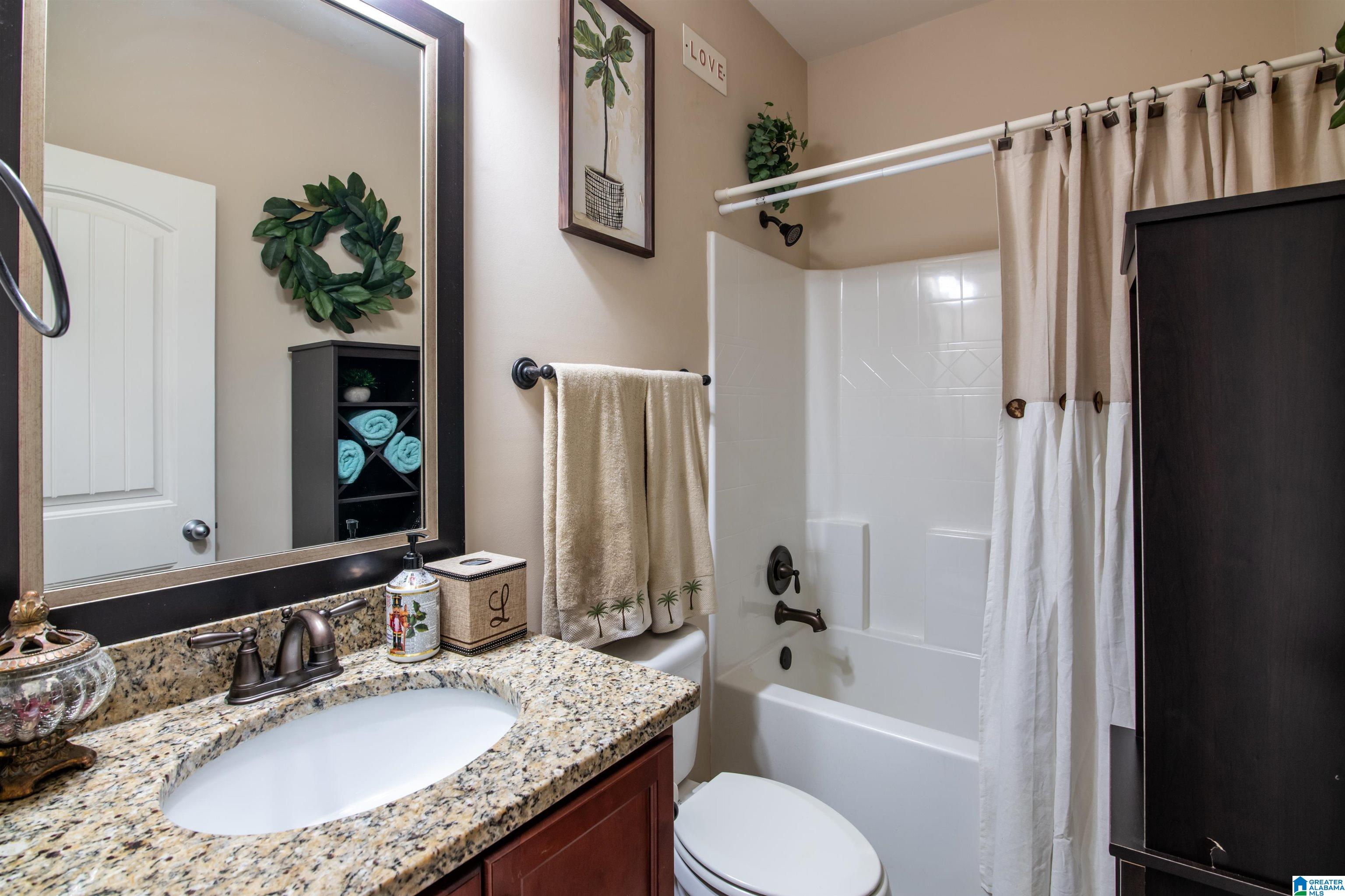 820 BROOKHAVEN DRIVE