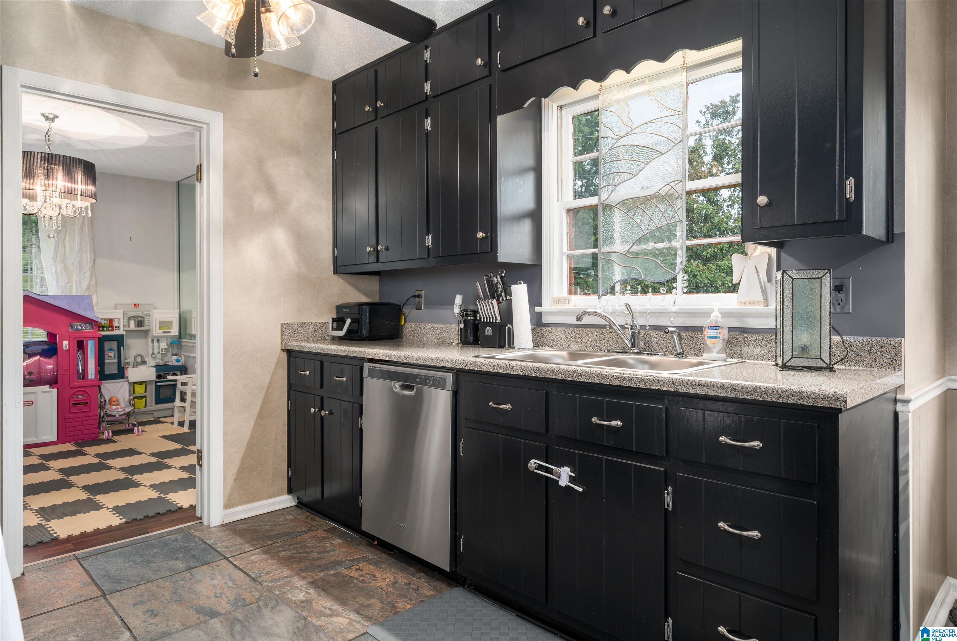 834 SHERMAN OAKS DRIVE