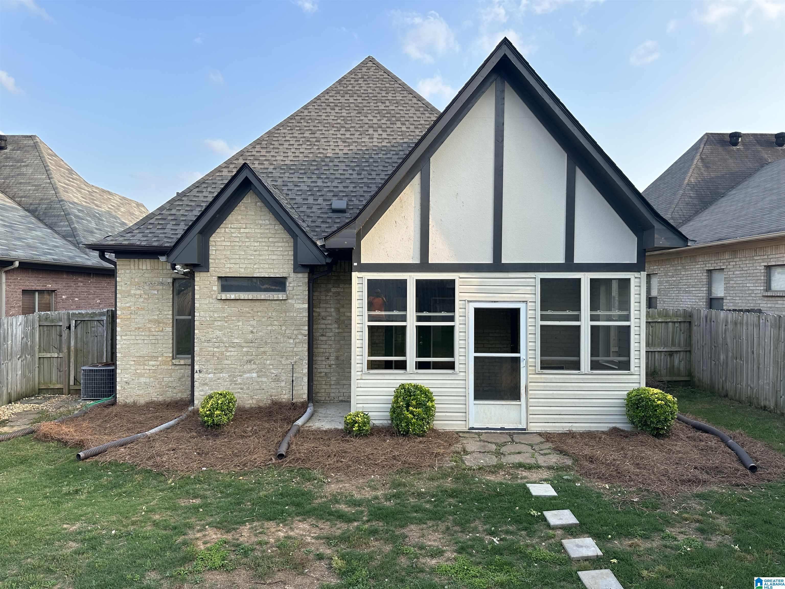2020 TUDOR LANE