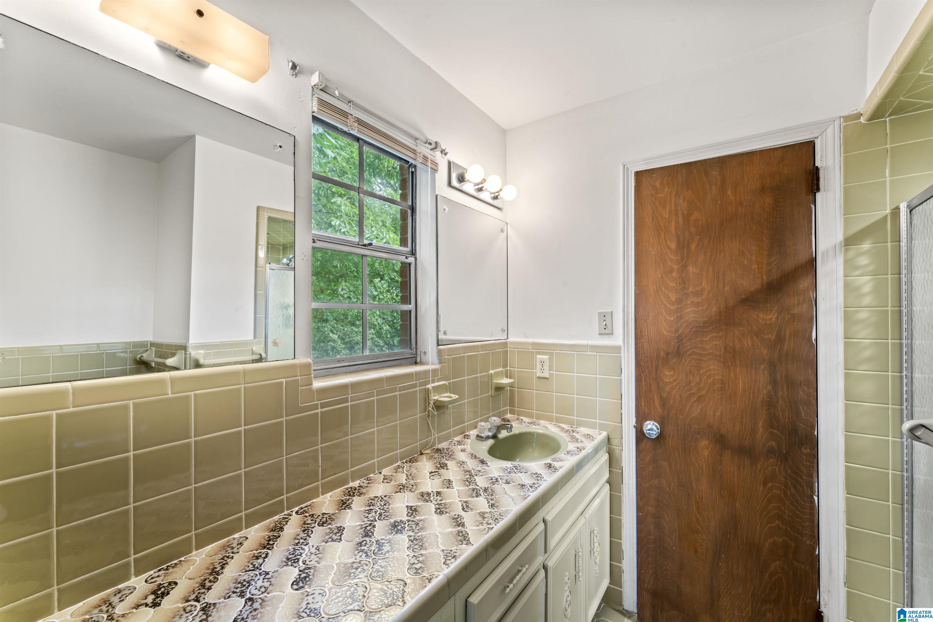 7440 MOUNTAIN VIEW LANE