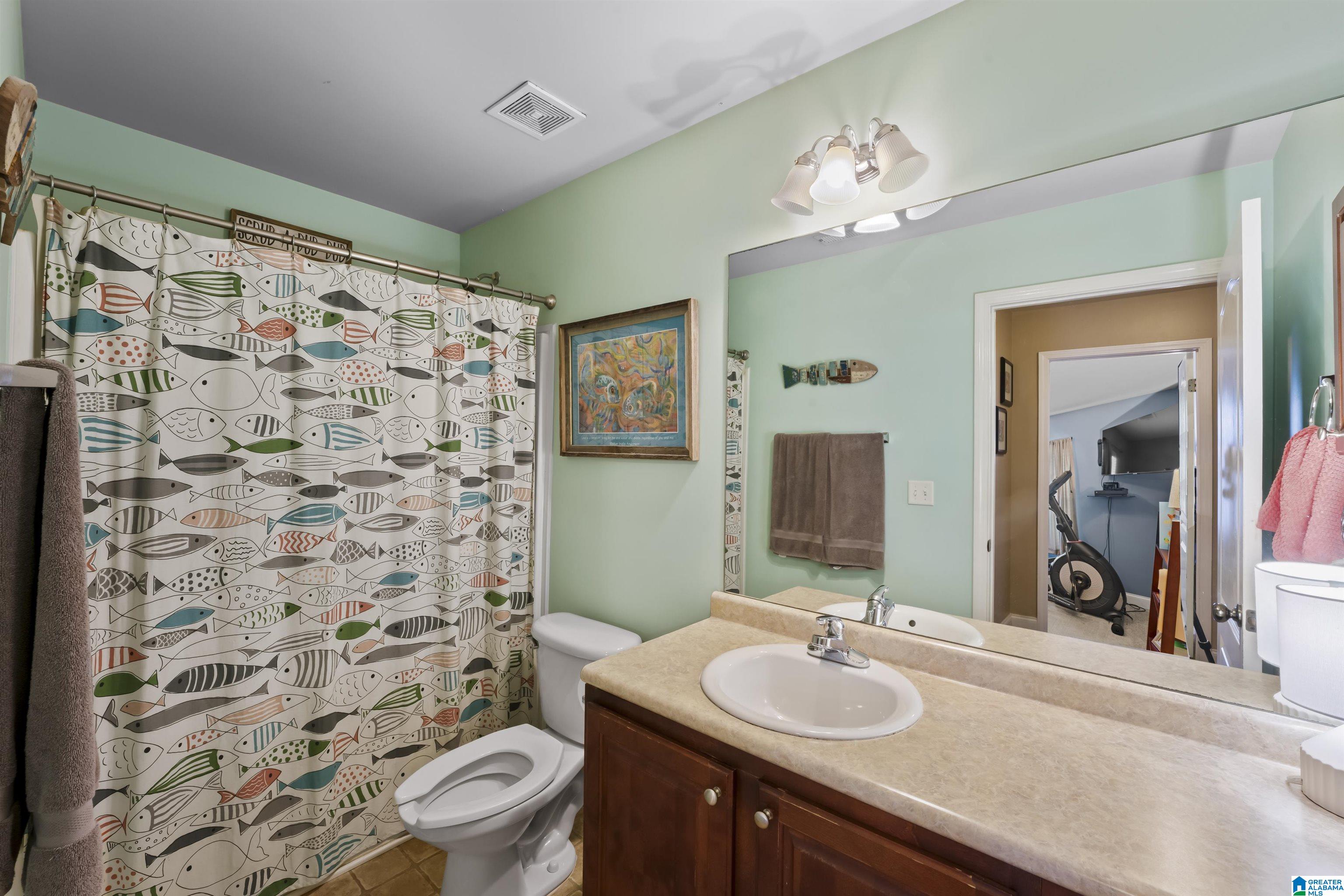 1040 LEXINGTON DRIVE