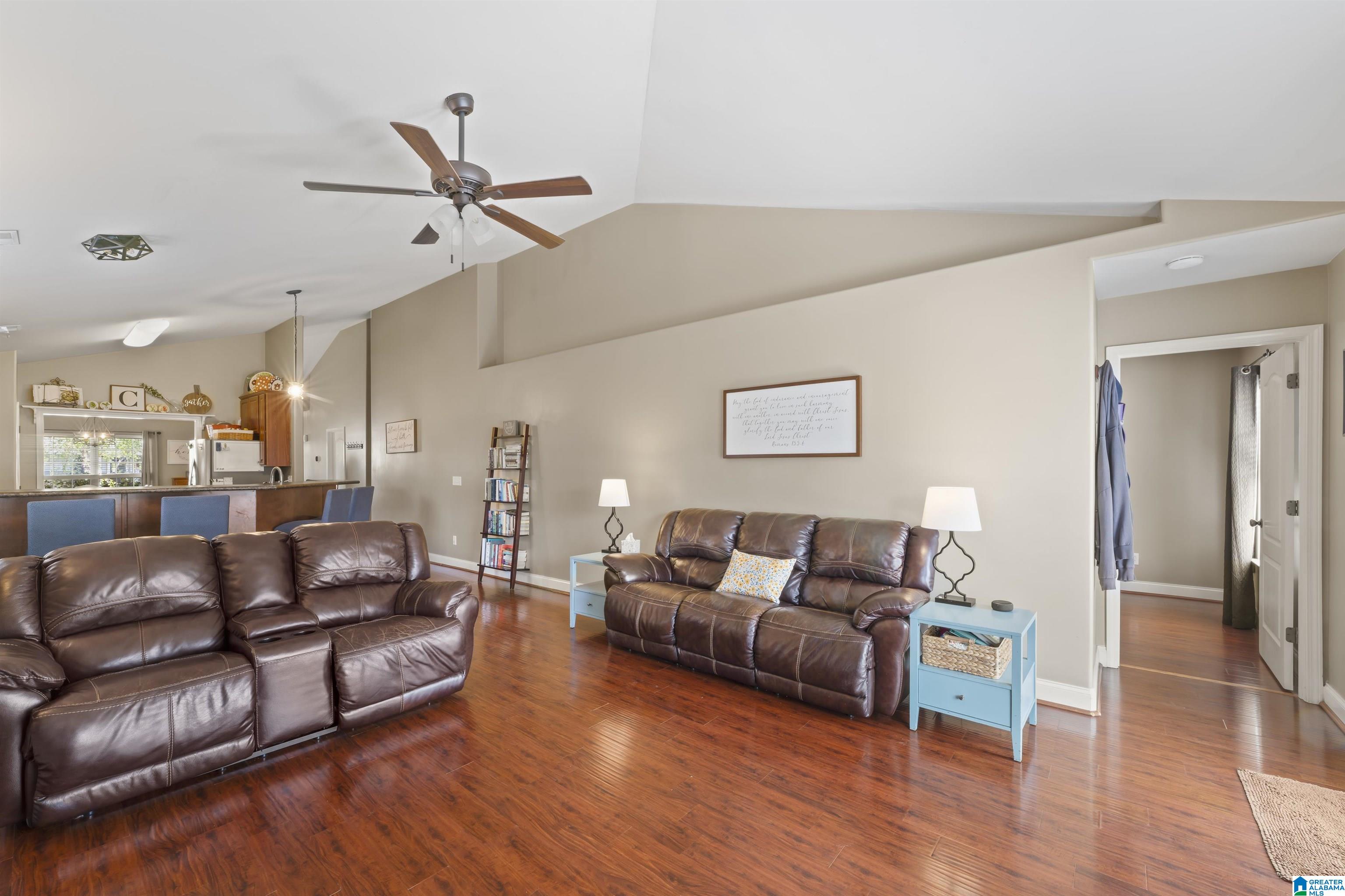 1040 LEXINGTON DRIVE