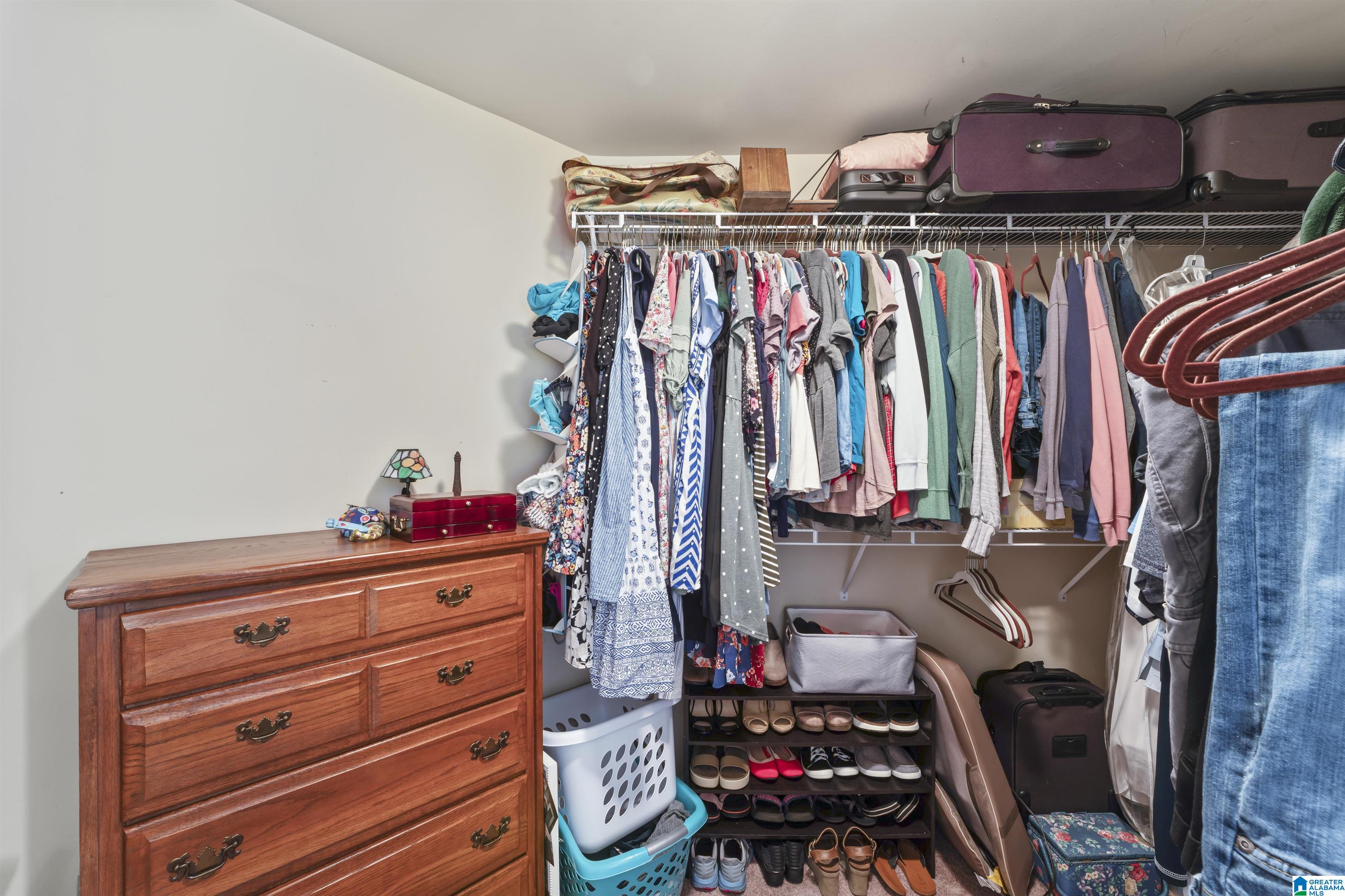 1040 LEXINGTON DRIVE