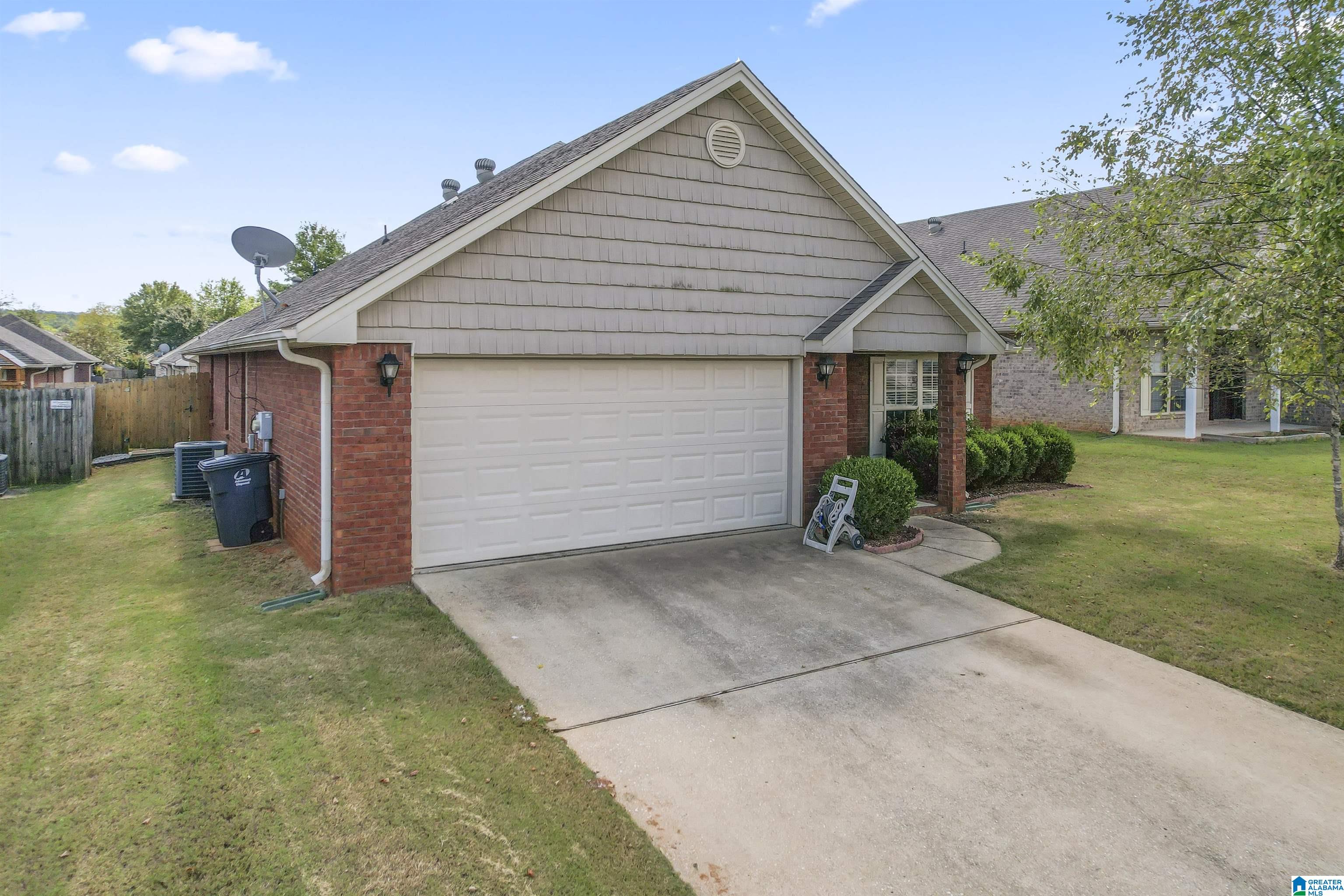 1040 LEXINGTON DRIVE