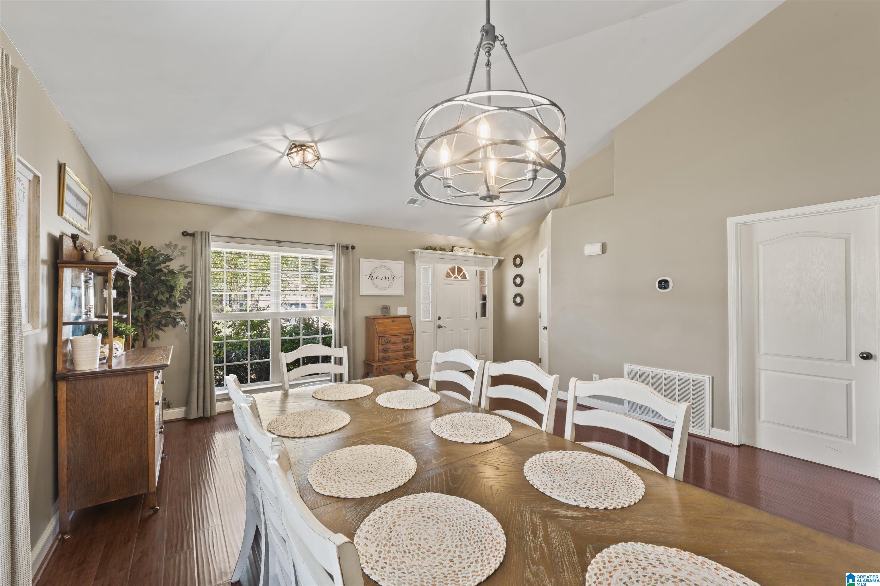 1040 LEXINGTON DRIVE