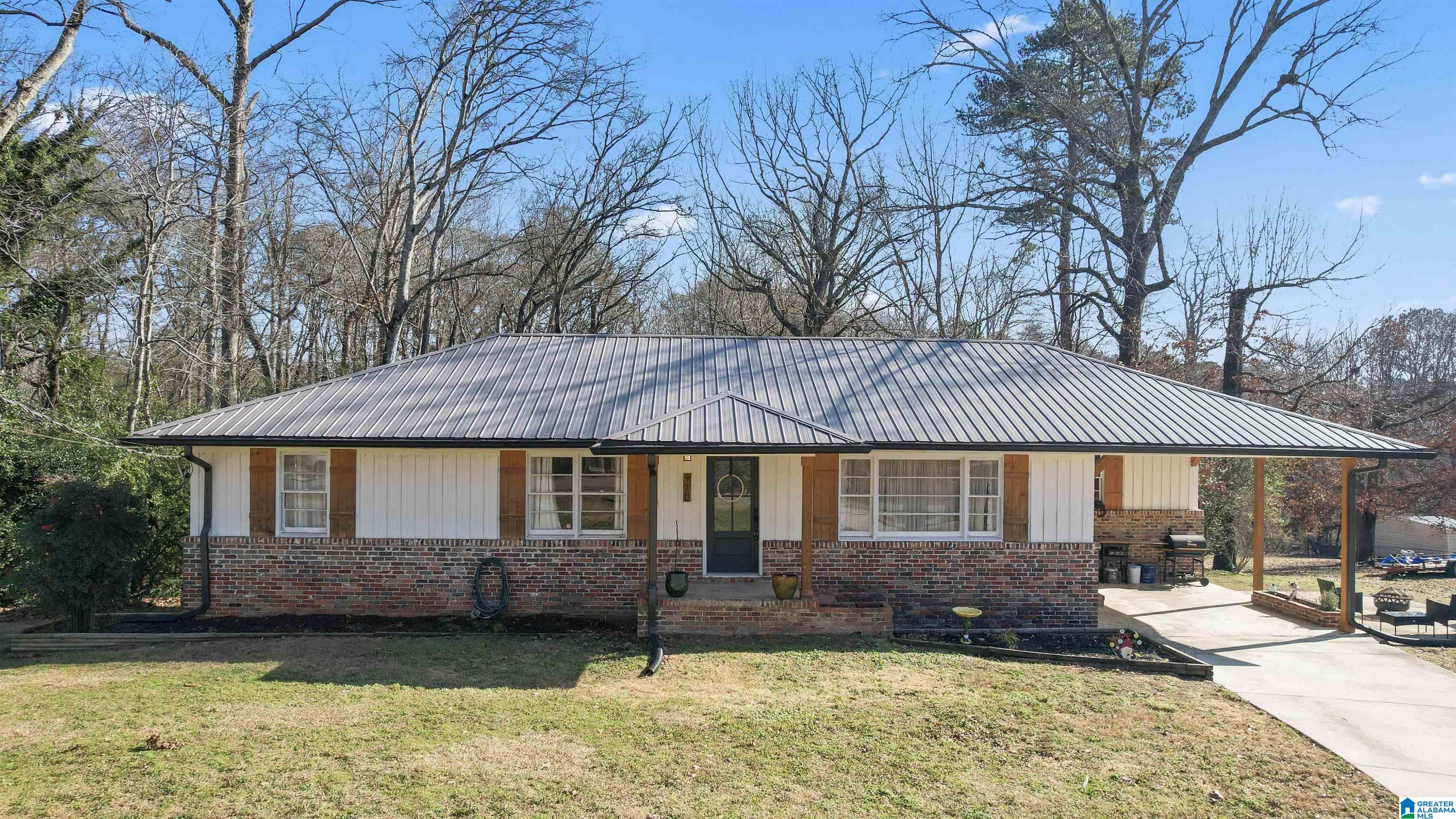 910 WESTWOOD ROAD