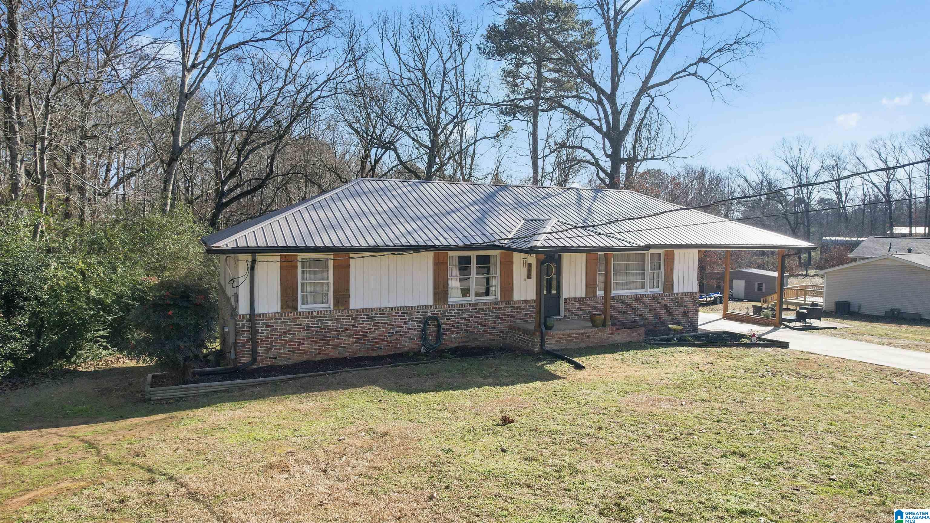 910 WESTWOOD ROAD